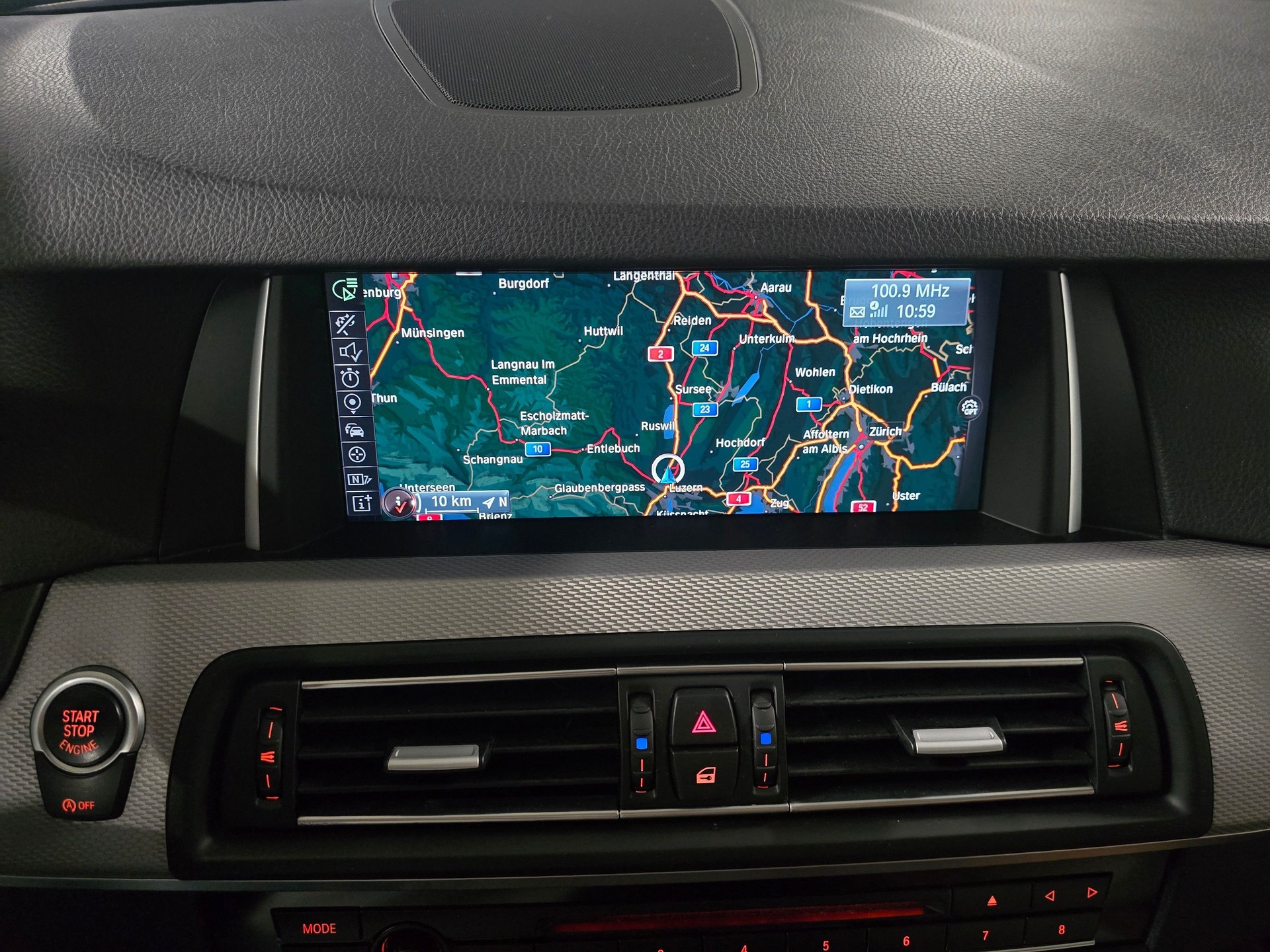 BMW M550 d Touring xDrive Steptronic-image-13