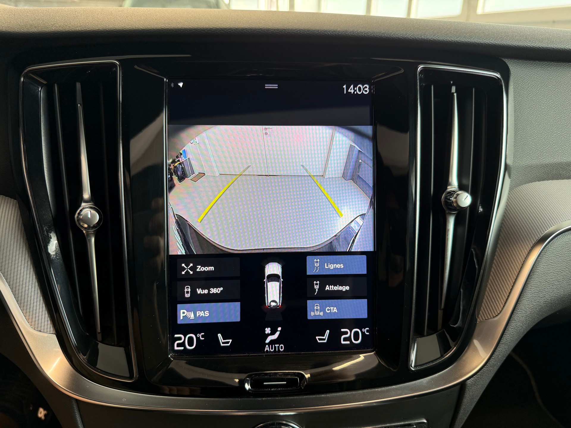 VOLVO V60 T8 eAWD Twin Engine R-Design Geartronic-image-11