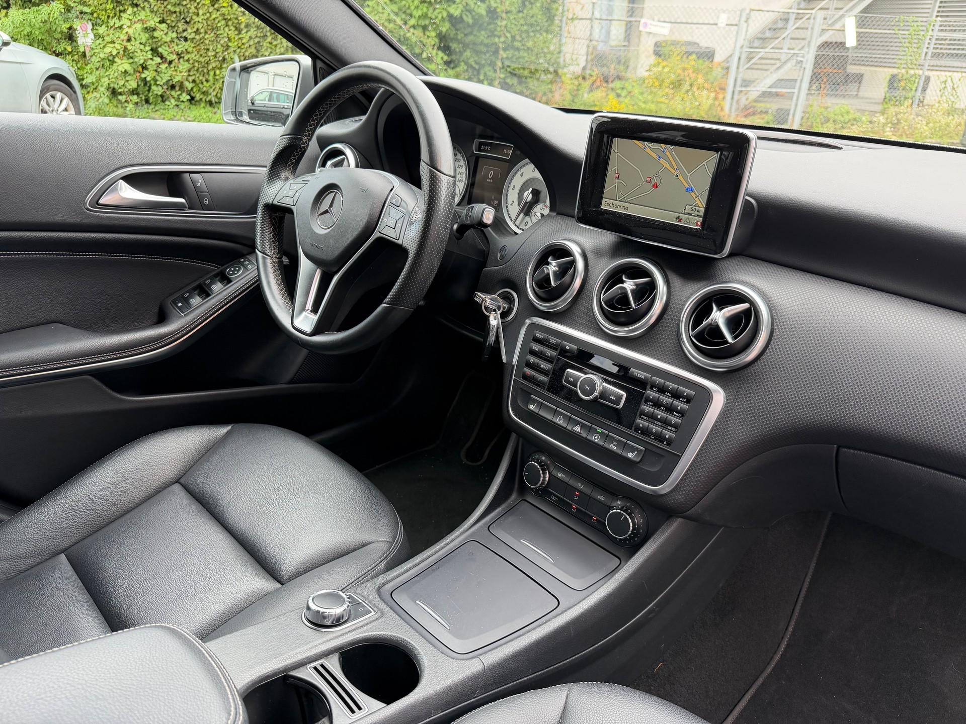 MERCEDES-BENZ A 180 Urban 7G-DCT-image-7