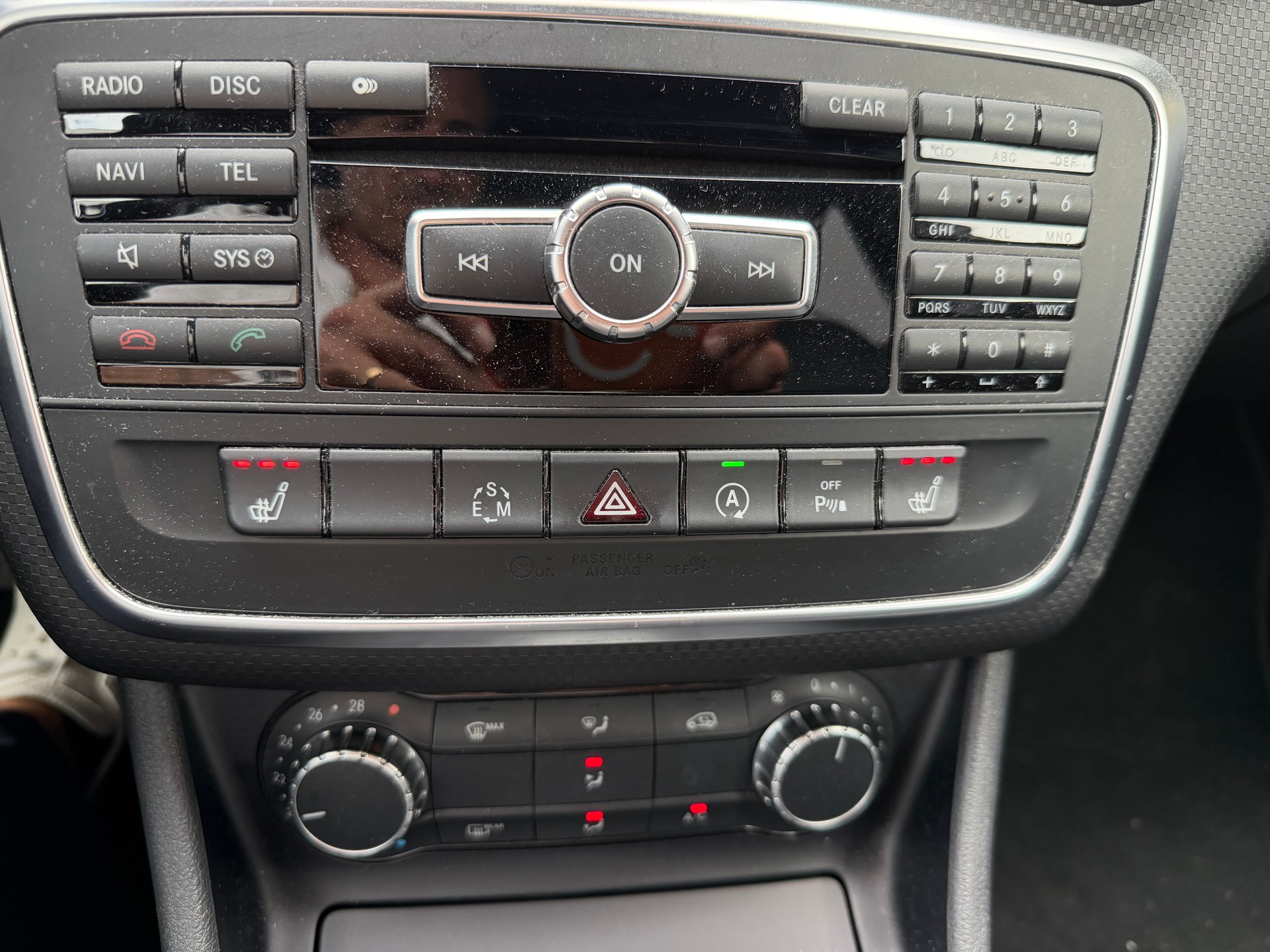 MERCEDES-BENZ A 180 Urban 7G-DCT-image-12