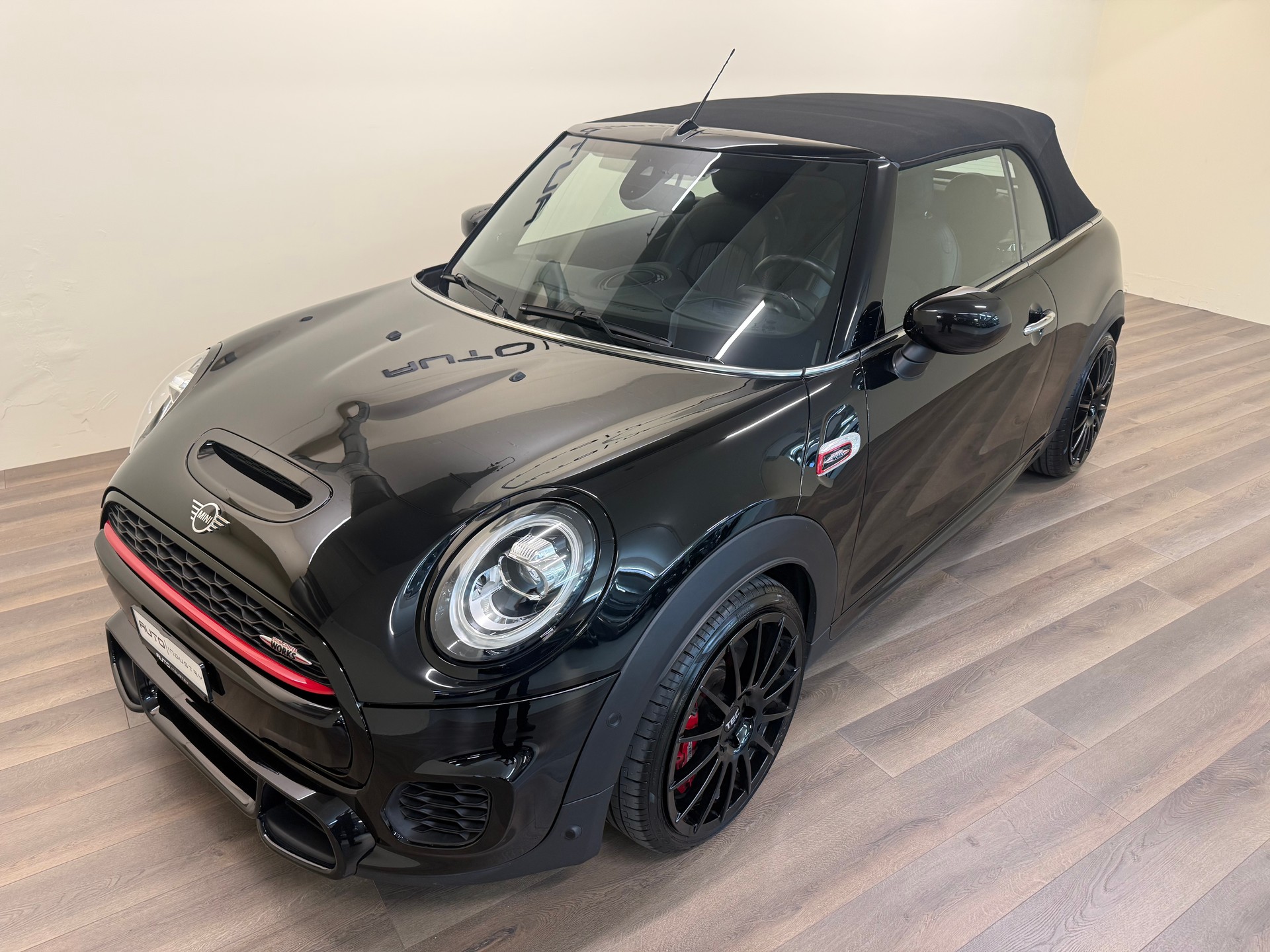 MINI Cooper John Cooper Works Cabriolet Steptronic-showroom-element-3