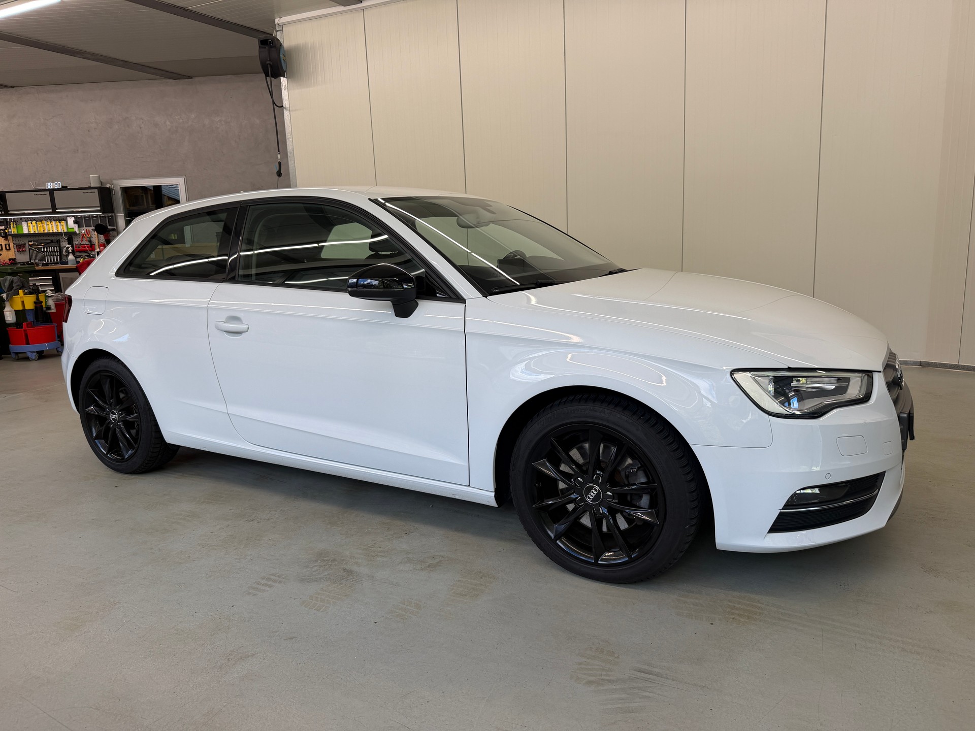 AUDI A3 1.8 TFSI Attraction S-tronic-showroom-element-2