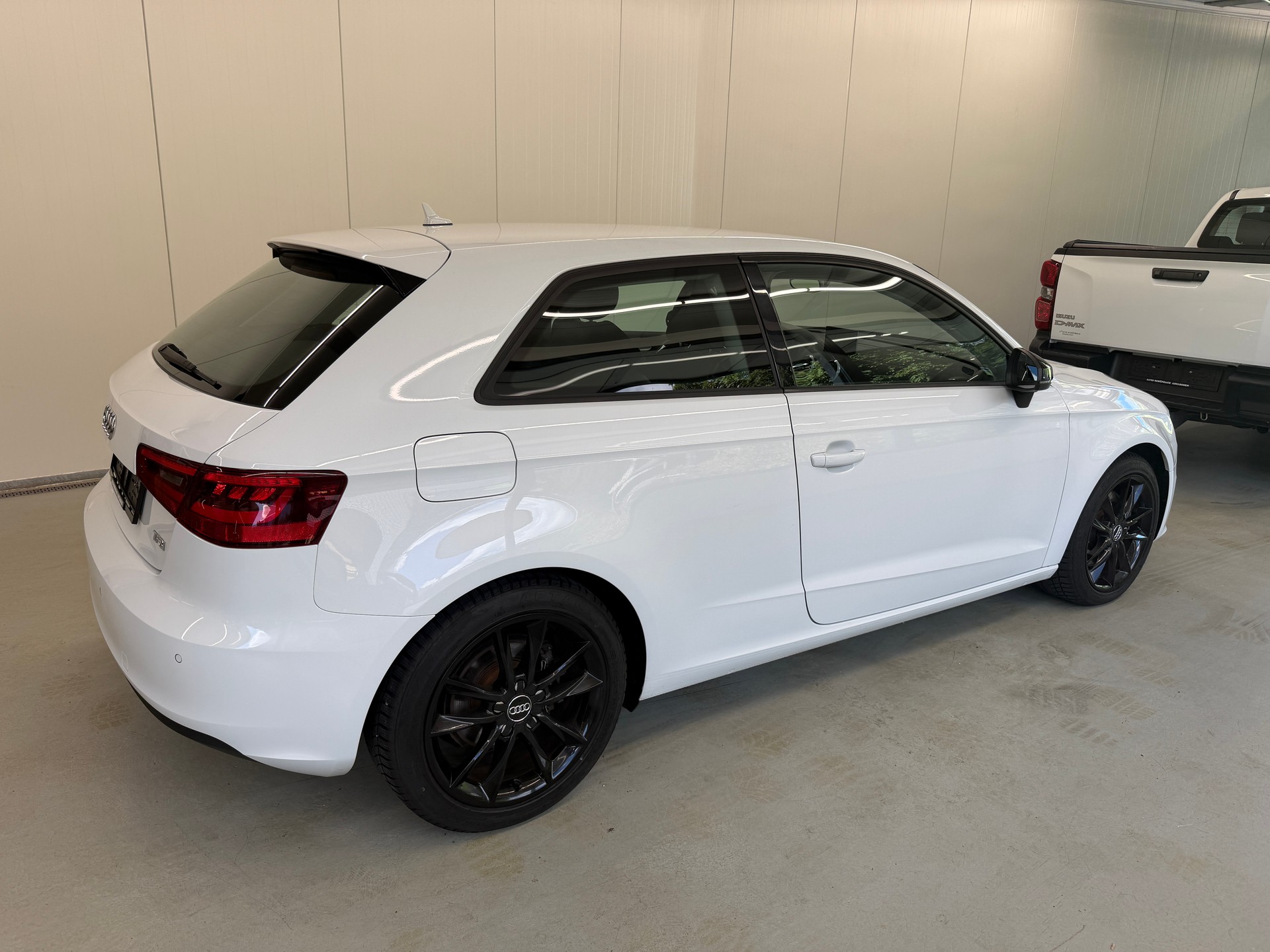AUDI A3 1.8 TFSI Attraction S-tronic-showroom-element-3
