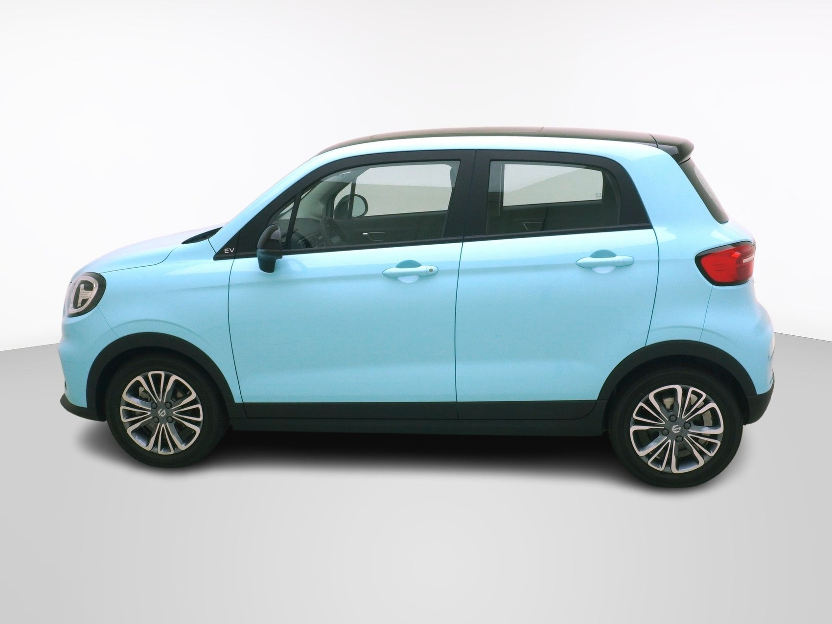 LEAPMOTOR T03 Electric-showroom-element-1