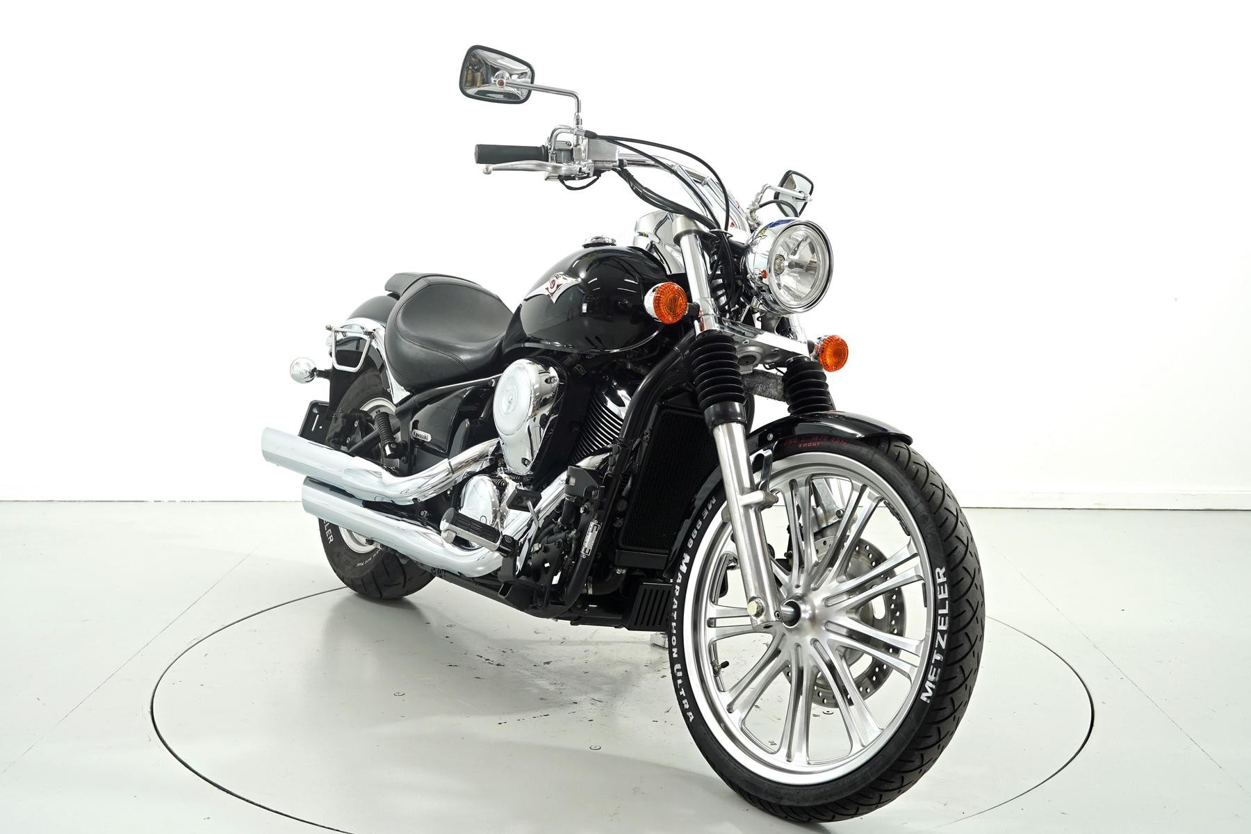 KAWASAKI VN 900 Custom-image-1