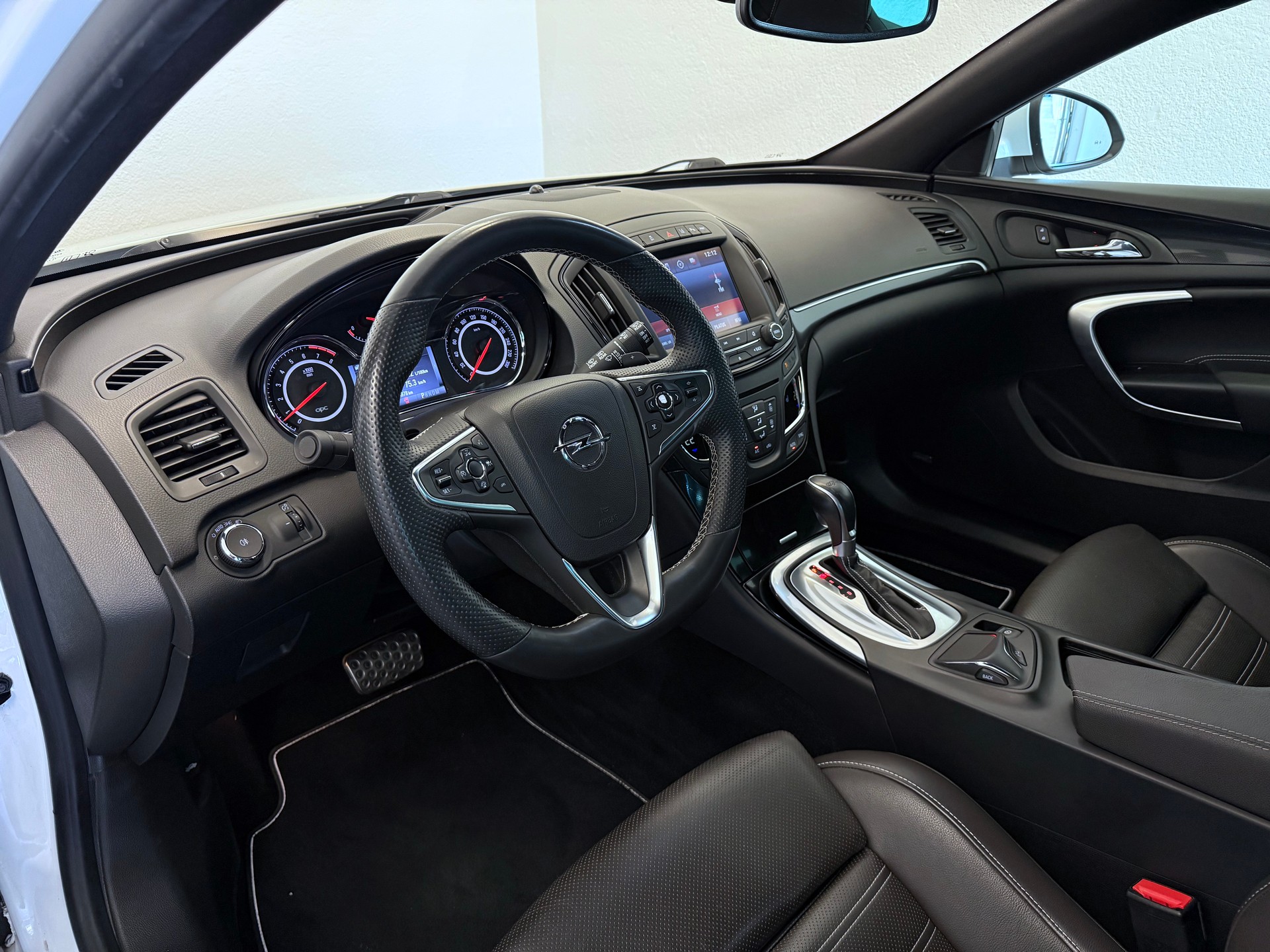 OPEL Insignia Sports Tourer 2.8 Turbo OPC 4WD Automatic-image-17