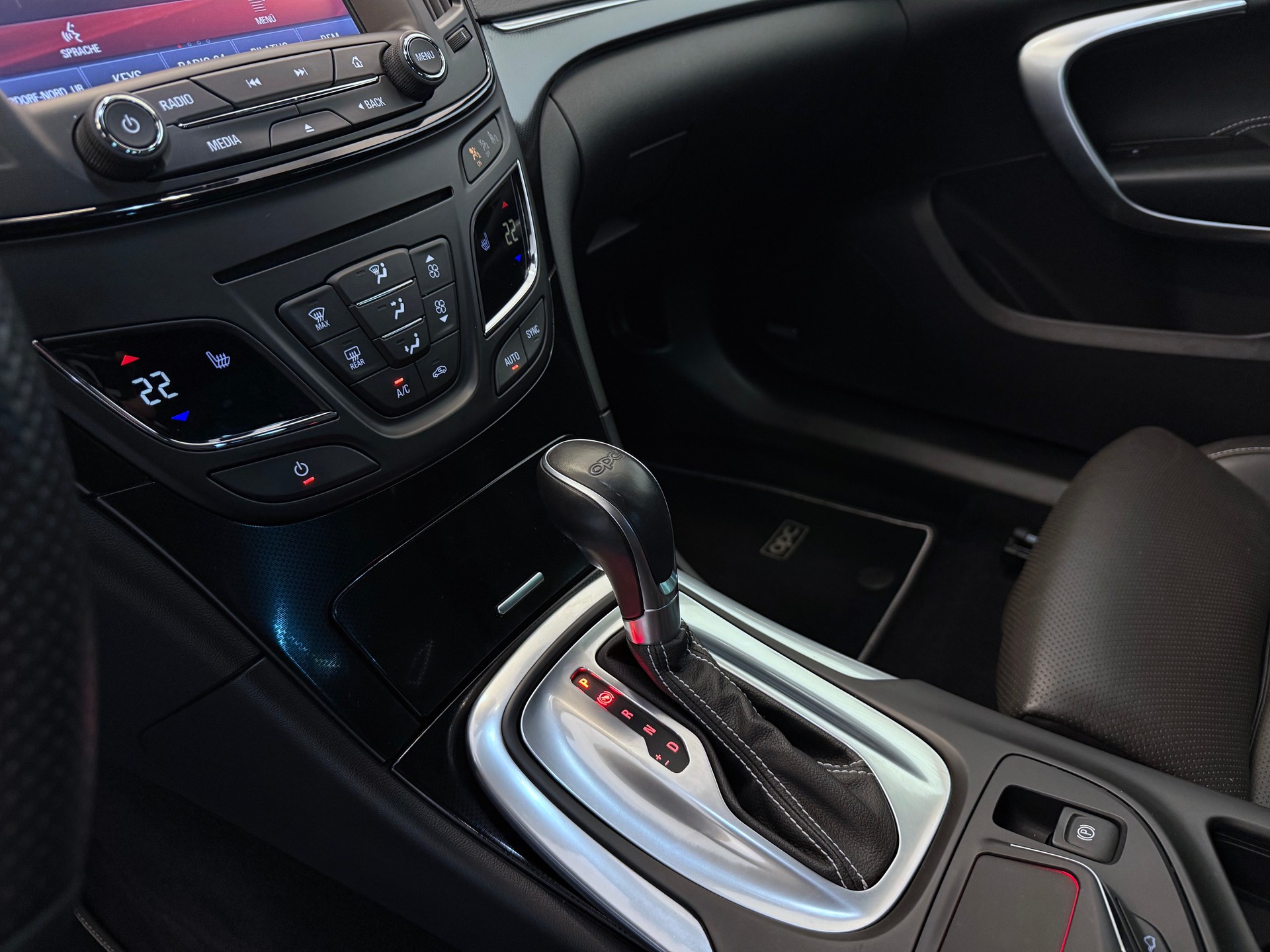OPEL Insignia Sports Tourer 2.8 Turbo OPC 4WD Automatic-image-28