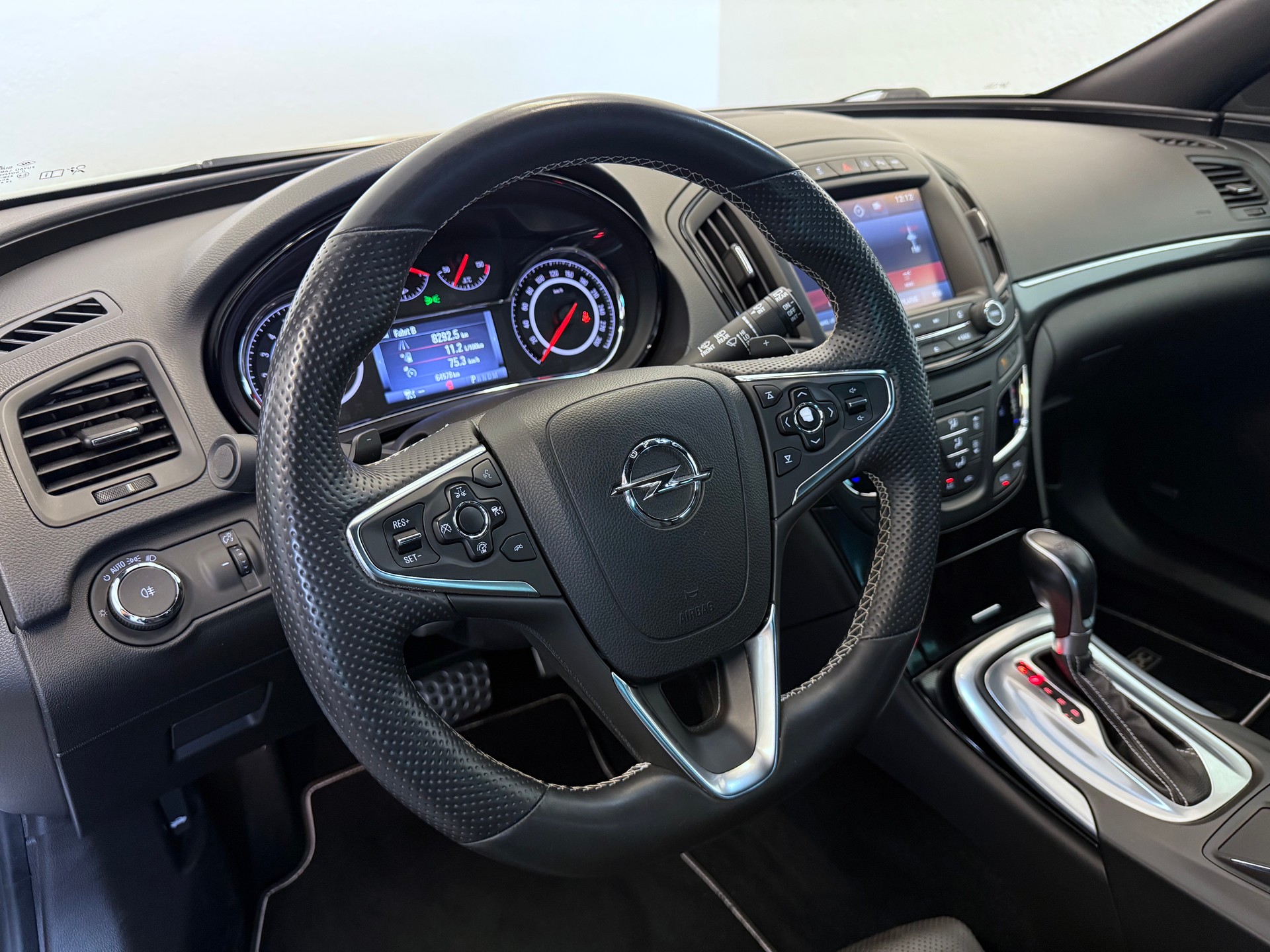 OPEL Insignia Sports Tourer 2.8 Turbo OPC 4WD Automatic-image-16