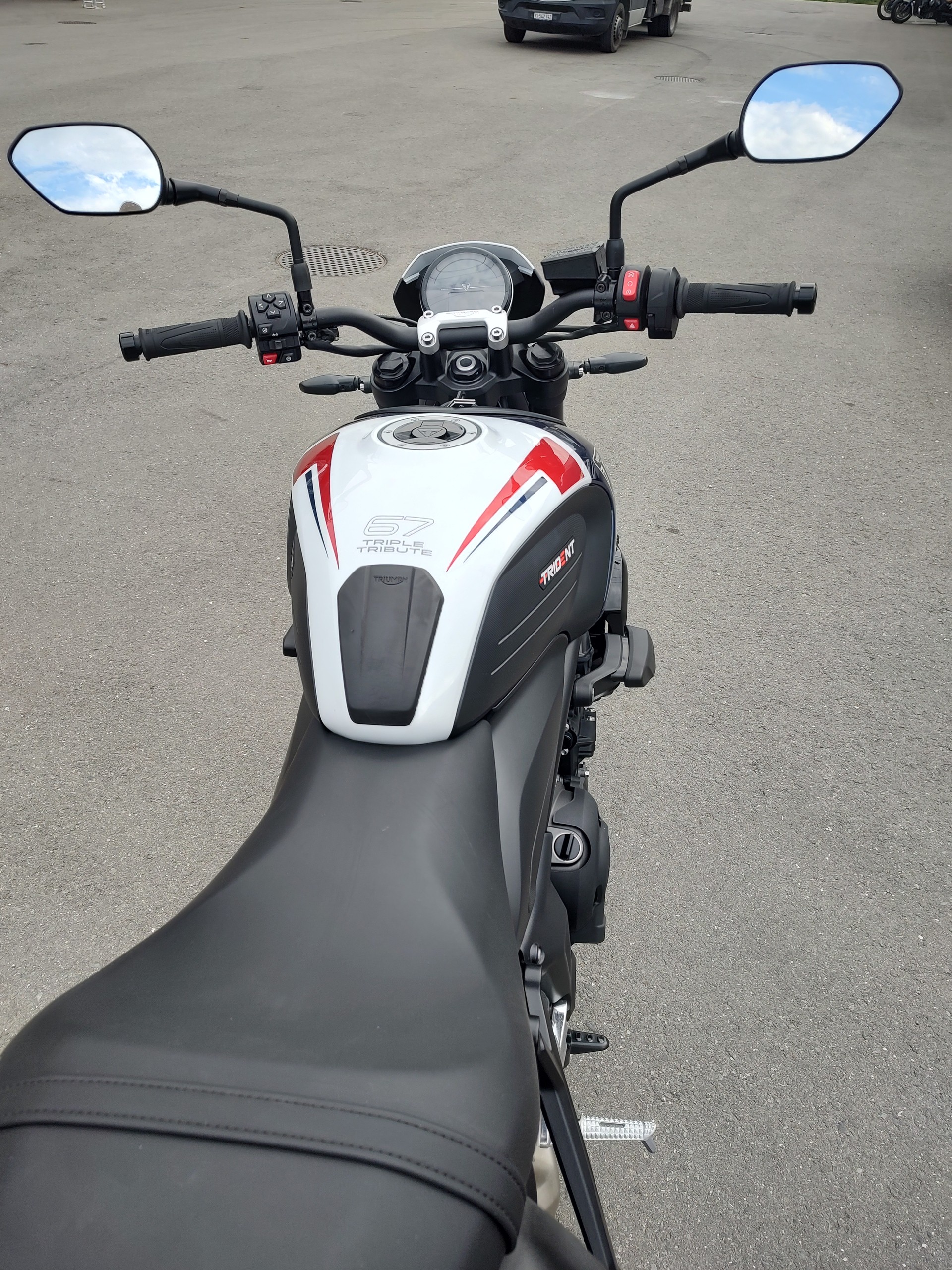 TRIUMPH Trident 660-image-6