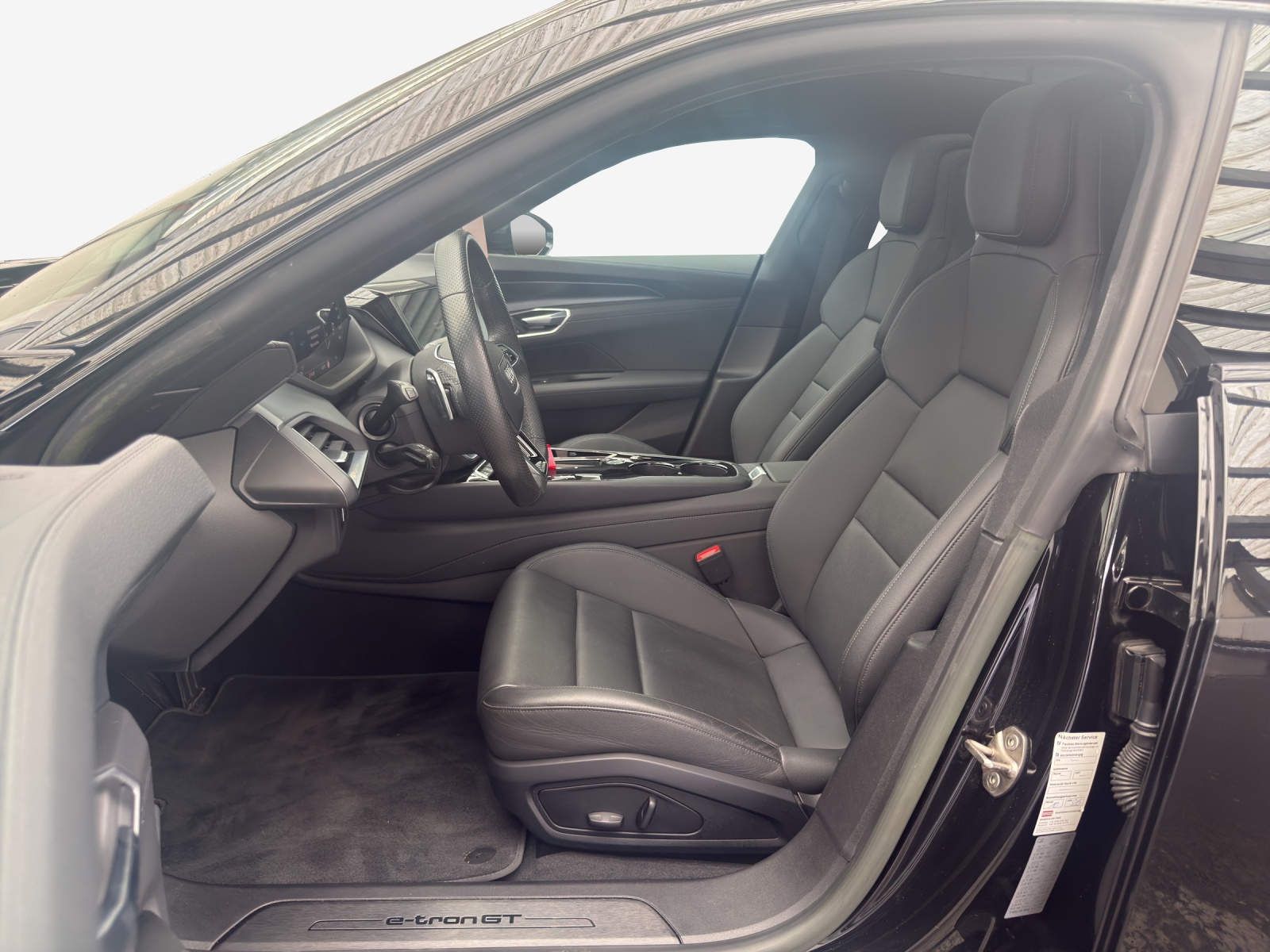 AUDI e-tron GT quattro-image-7
