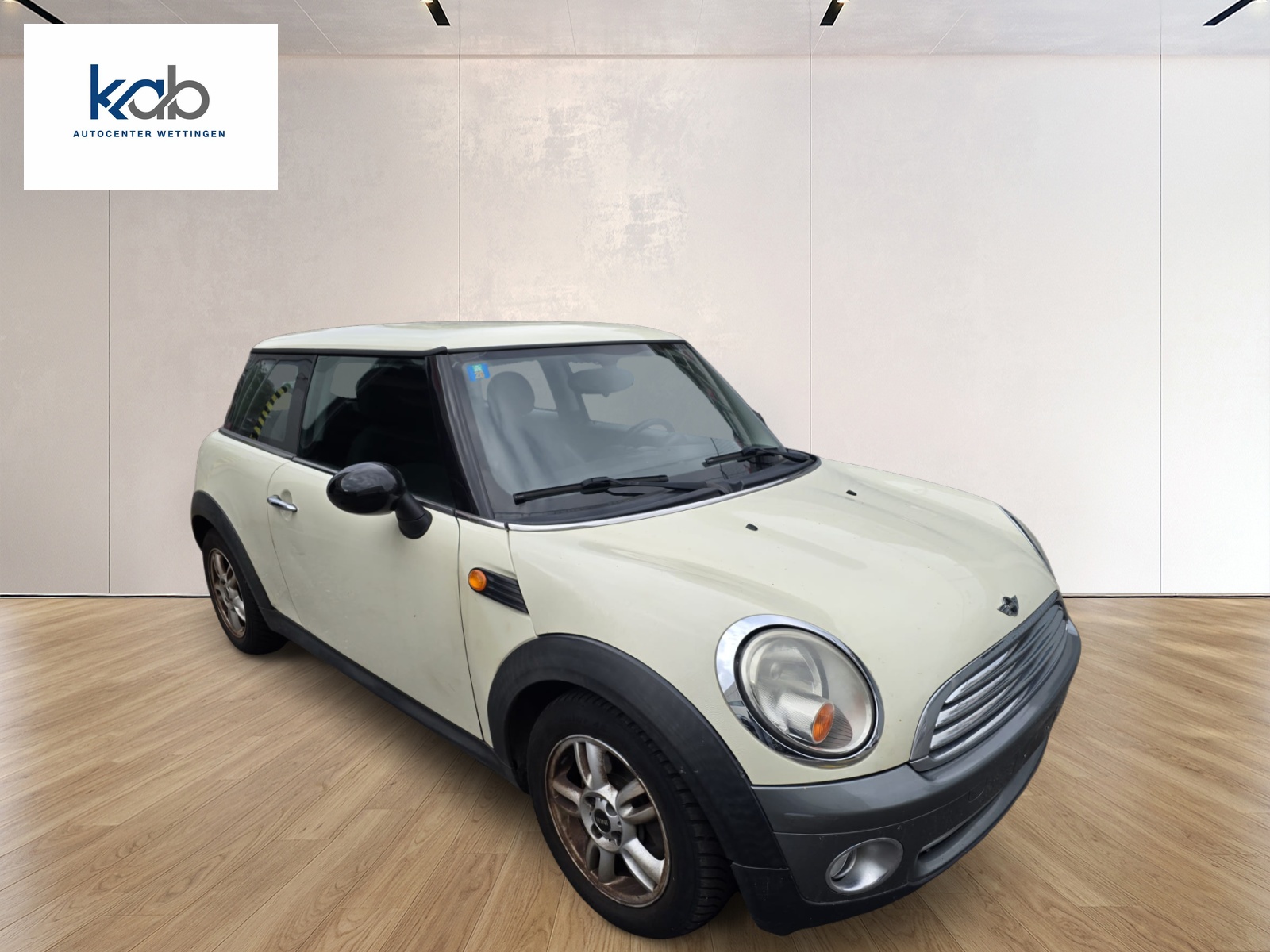 MINI One-showroom-element-2
