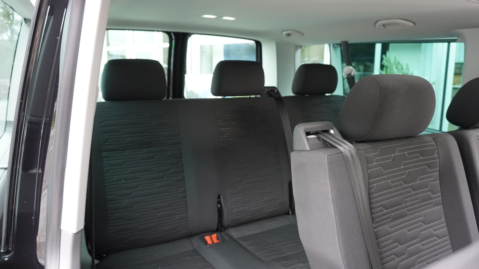 VW T6.1 Caravelle 2.0 TDI 4Motion DSG-image-5