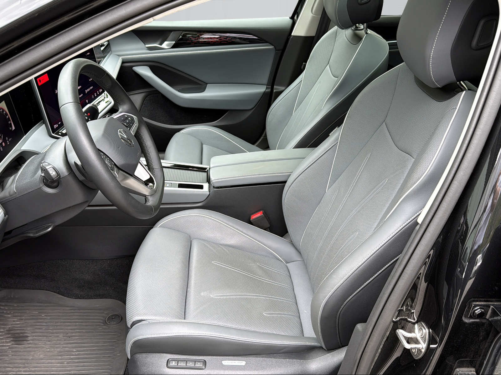VW Passat Variant 2.0 TDI evo Elegance DSG-image-4