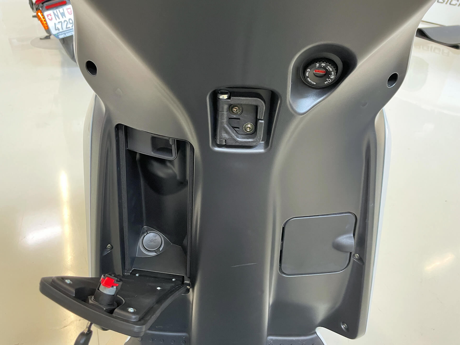 RAY Ray 7.7 Charger 3.3kW & T2 Premium-image-5