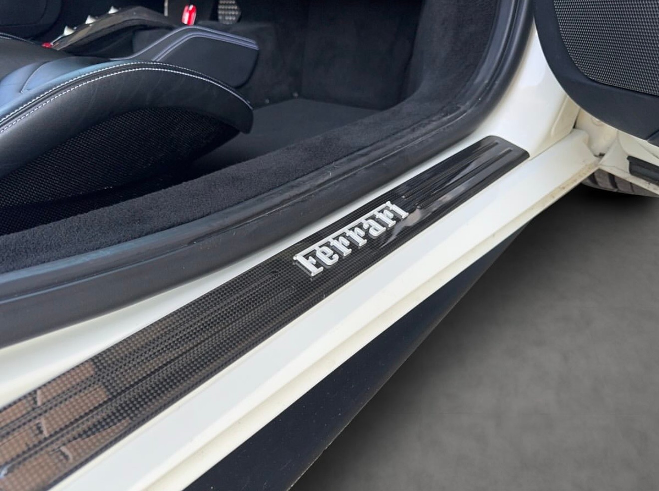 FERRARI 488 GTB 3.9 V8-image-9
