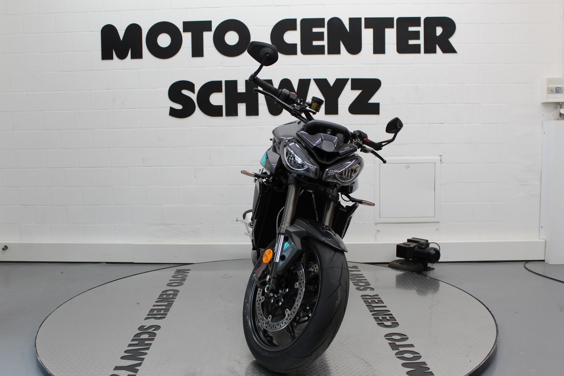 TRIUMPH Street Triple 765 RS-image-2