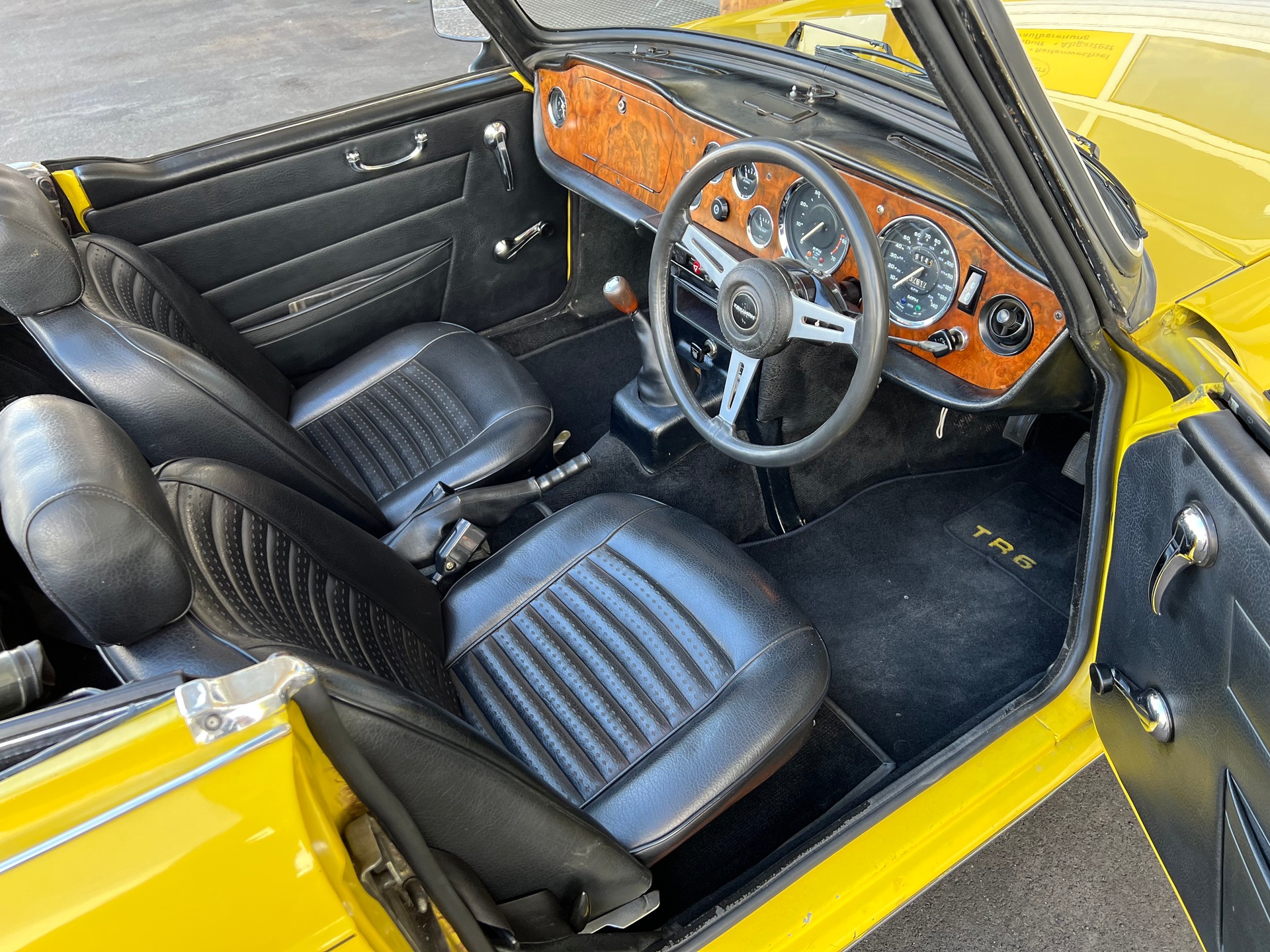 TRIUMPH TR6 PI-image-8
