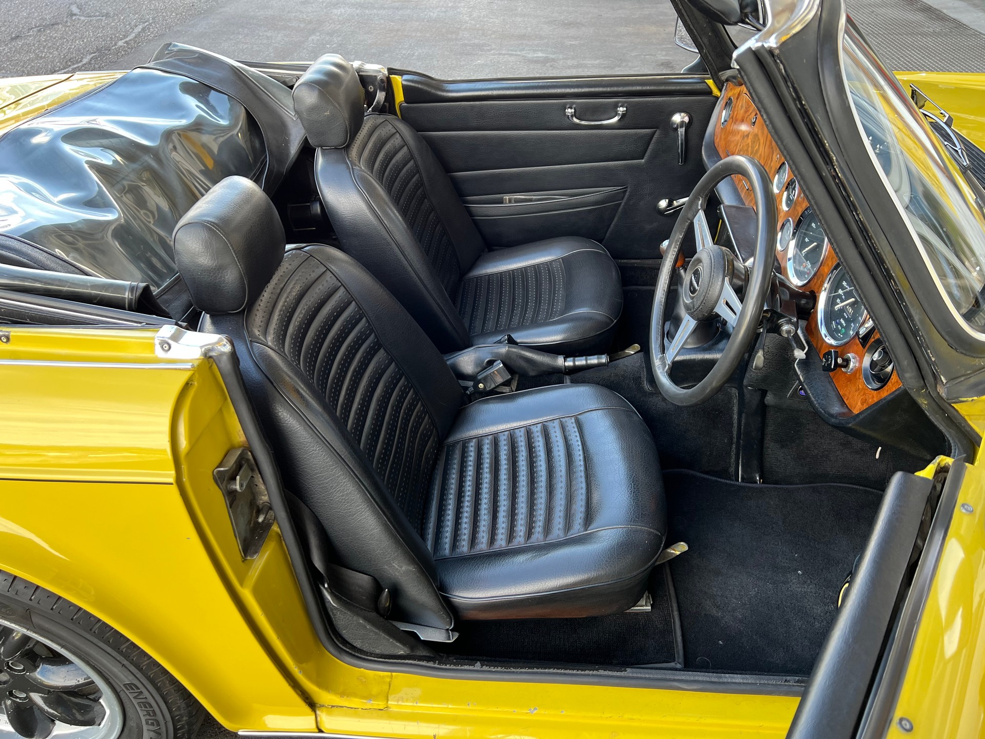 TRIUMPH TR6 PI-image-9