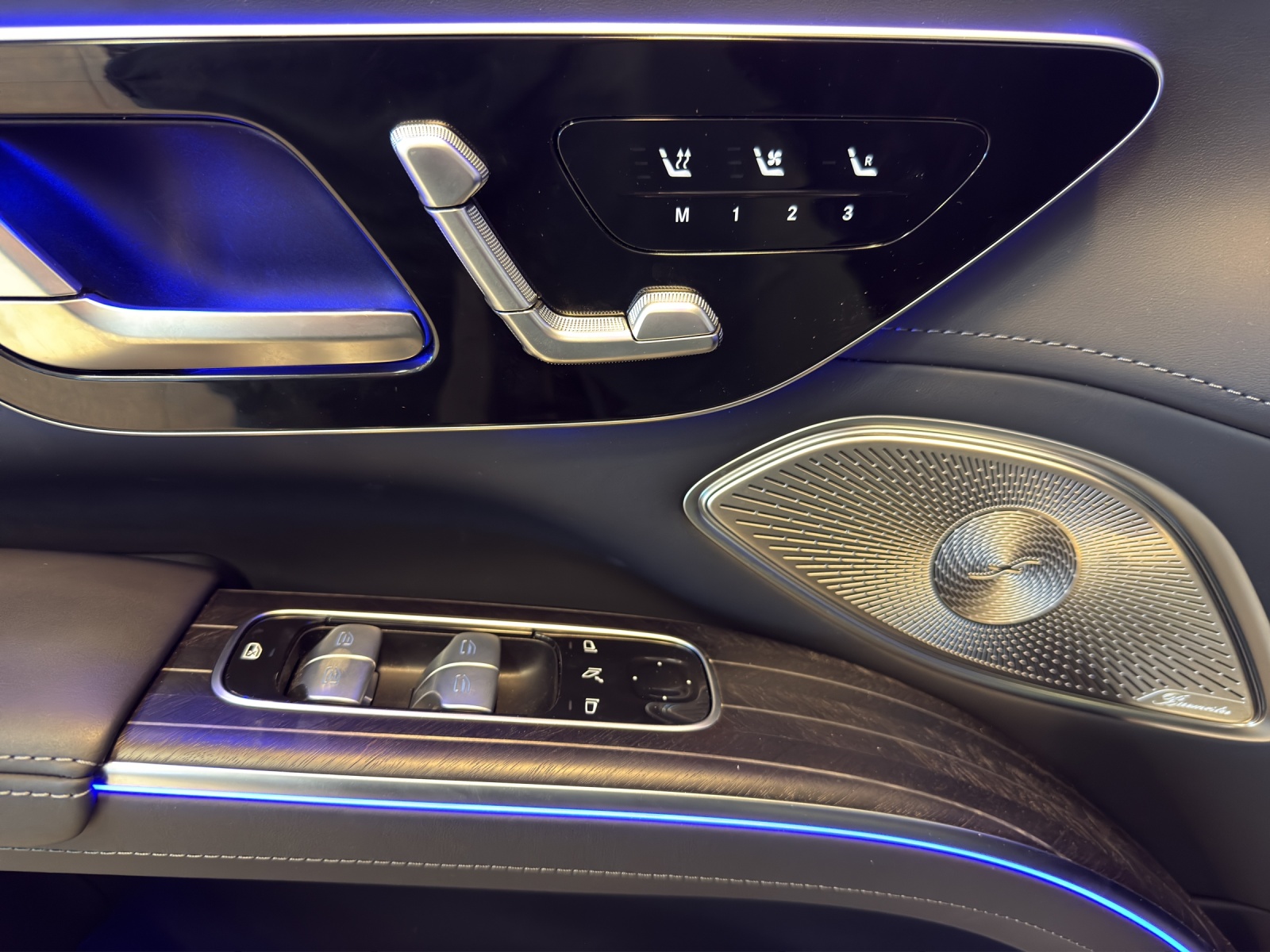 MERCEDES-BENZ EQS SUV 680 Maybach-image-8