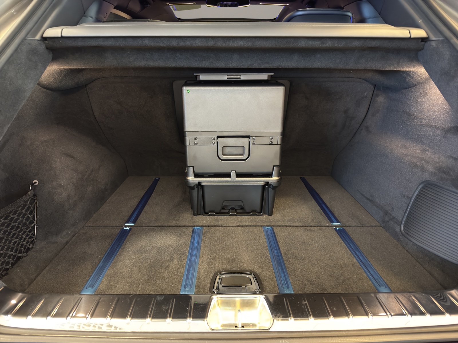 MERCEDES-BENZ EQS SUV 680 Maybach-image-14