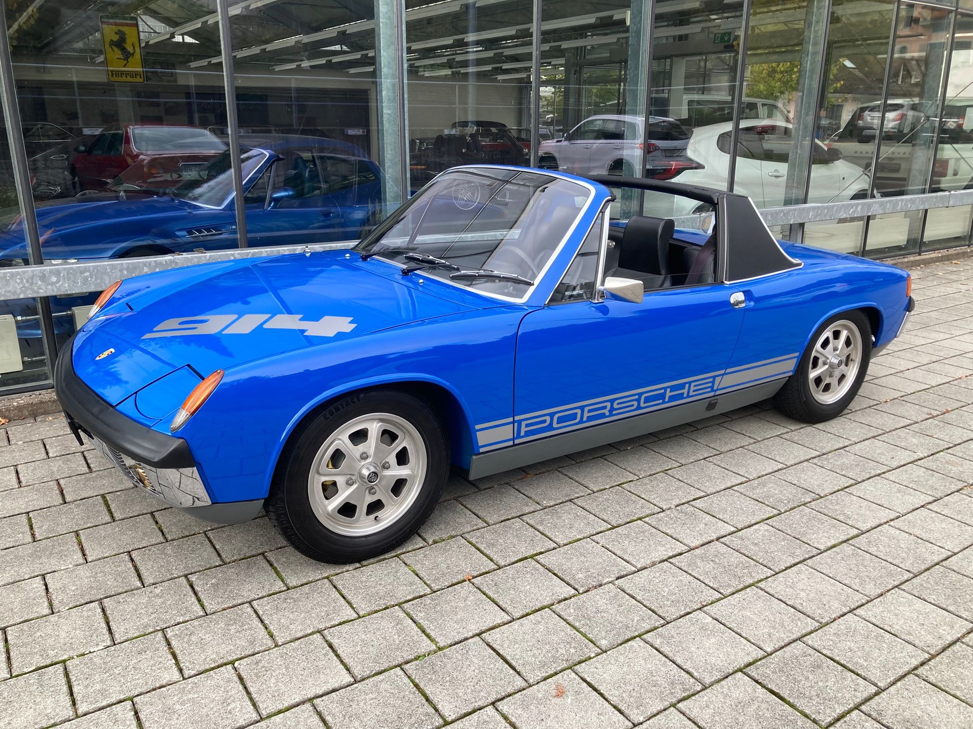 PORSCHE 914-showroom-element-1