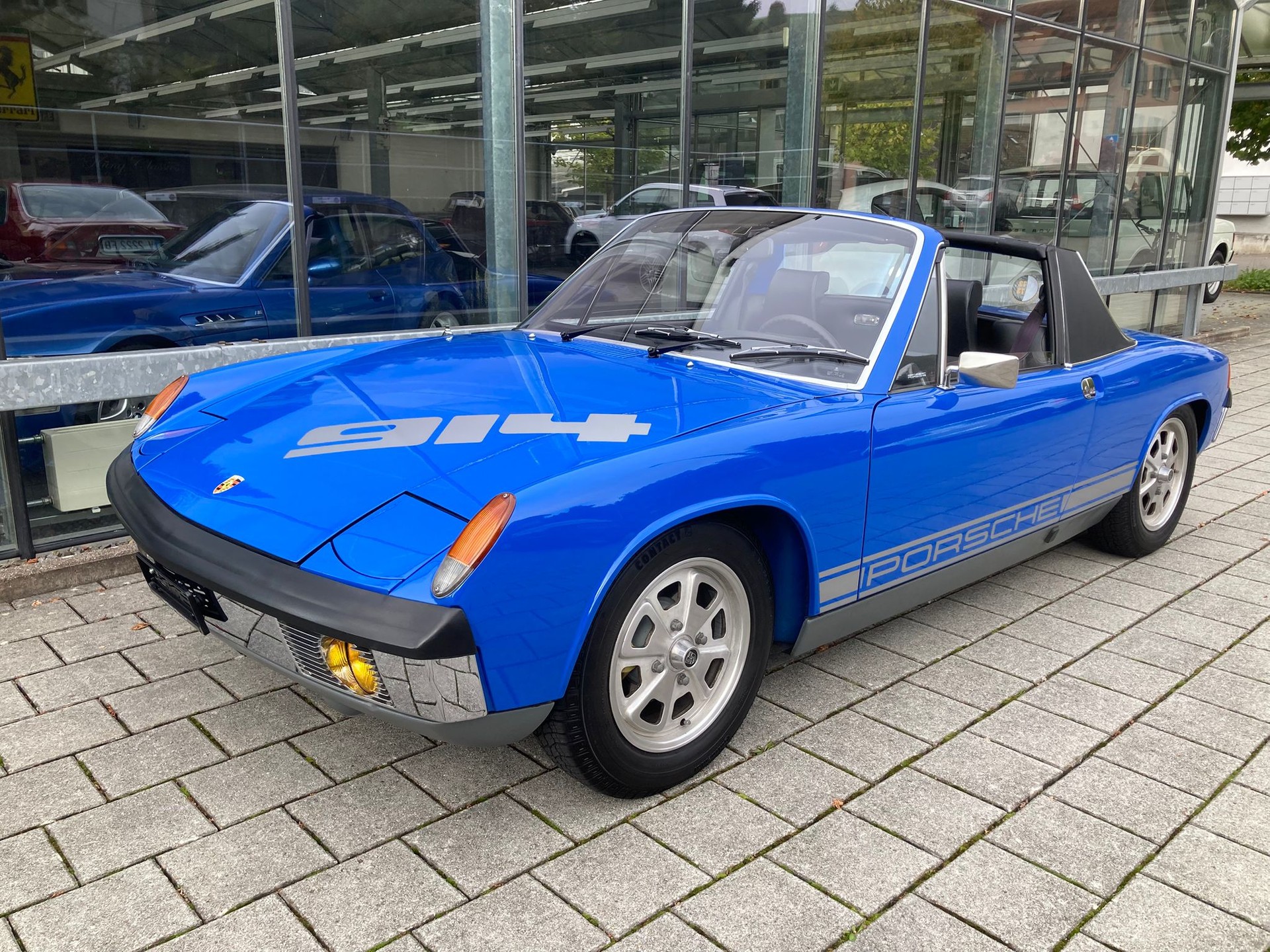 PORSCHE 914-showroom-element-2