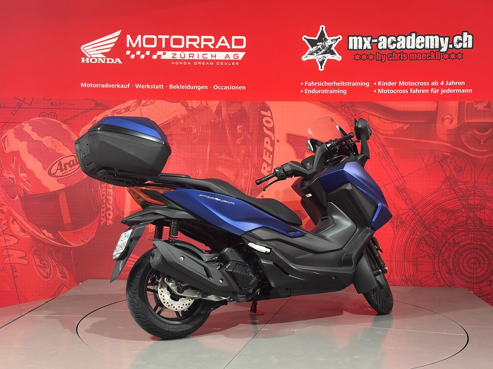 HONDA Nss 125 Forza Smart TopBox *DEMO-BIKE*-image-1