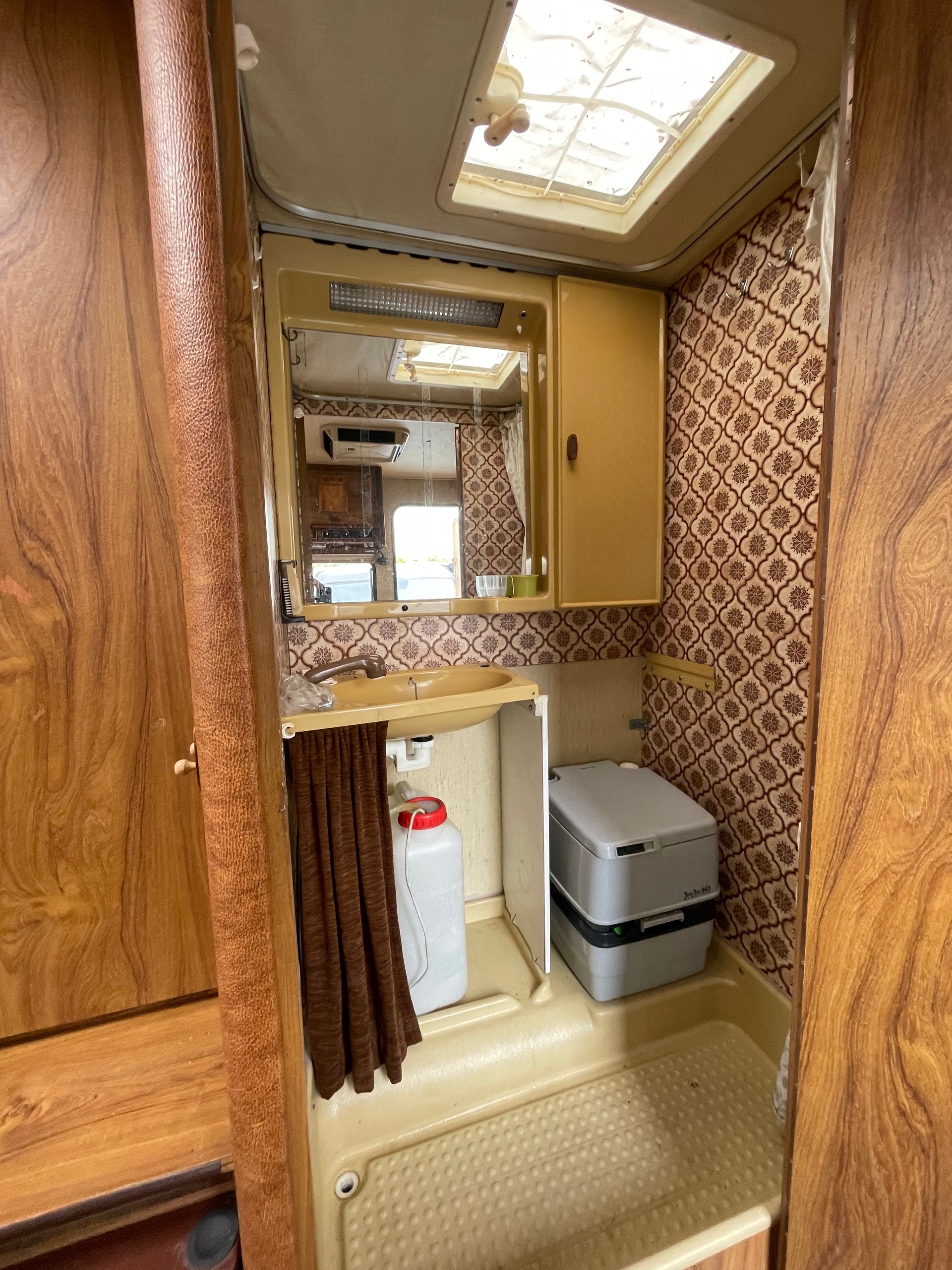 MERCEDES-BENZ Hymer-image-3
