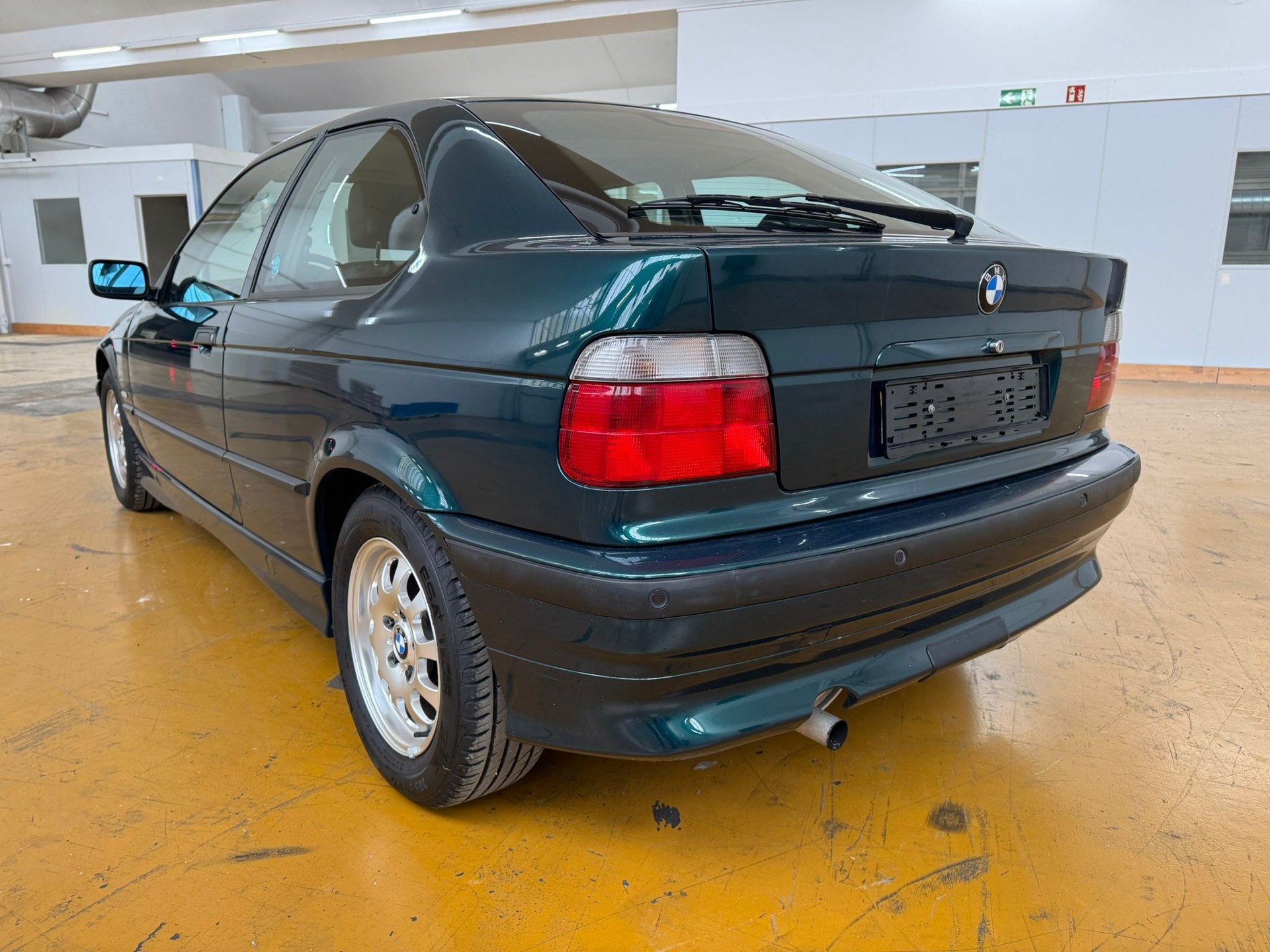 BMW 316i Compact Comfort-image-6
