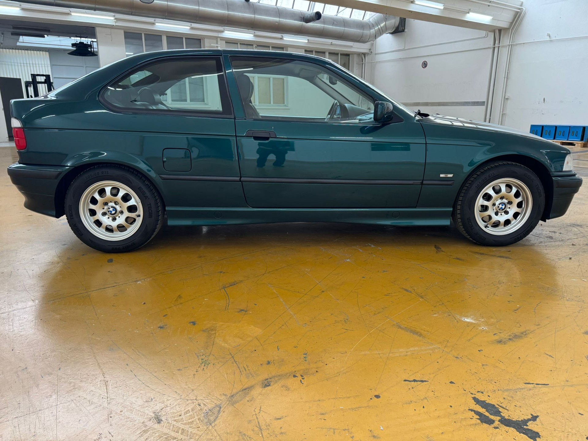 BMW 316i Compact Comfort-image-4