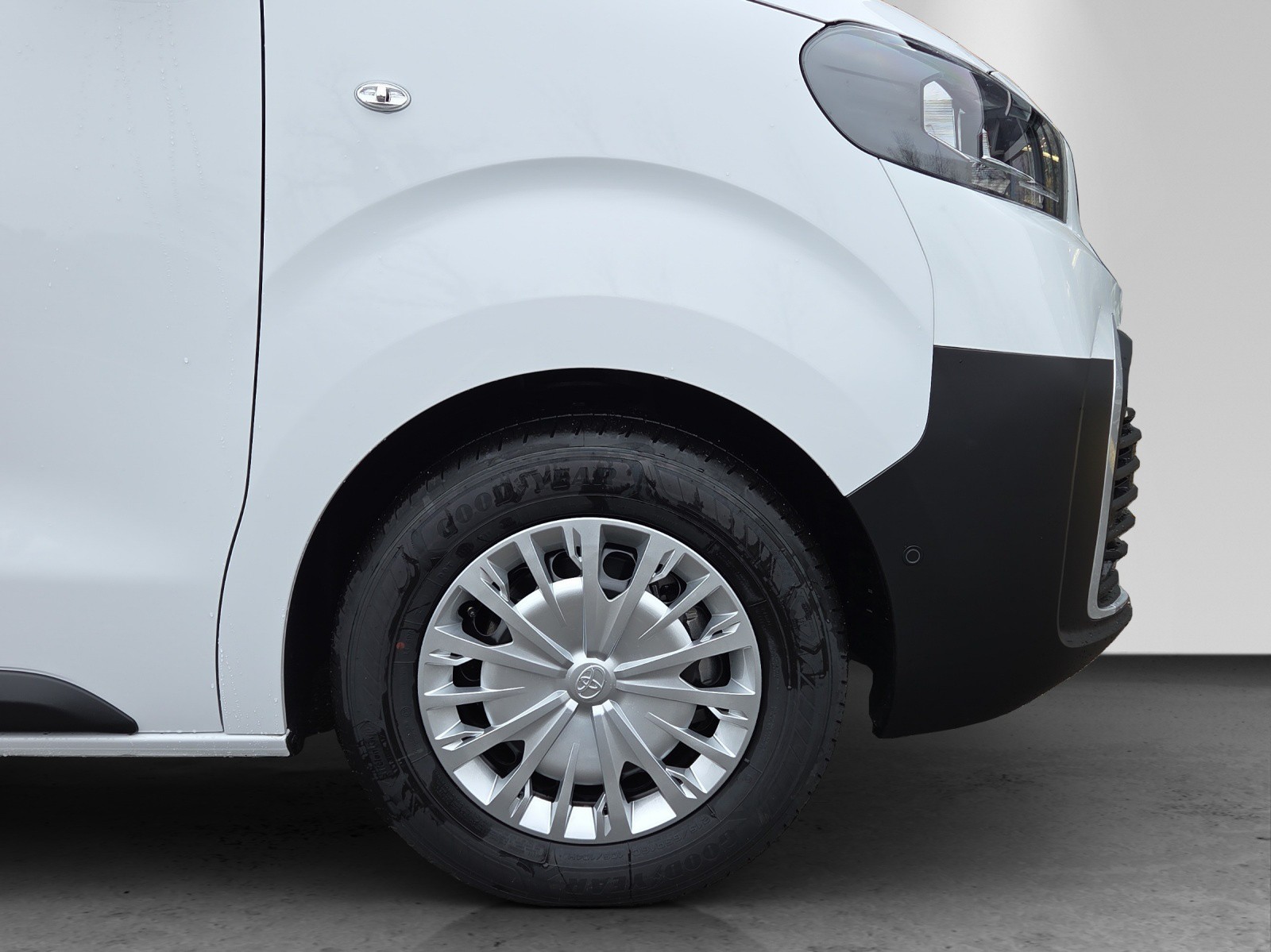 TOYOTA Proace 2.2D Panel Van Long Advanced Automat-image-8