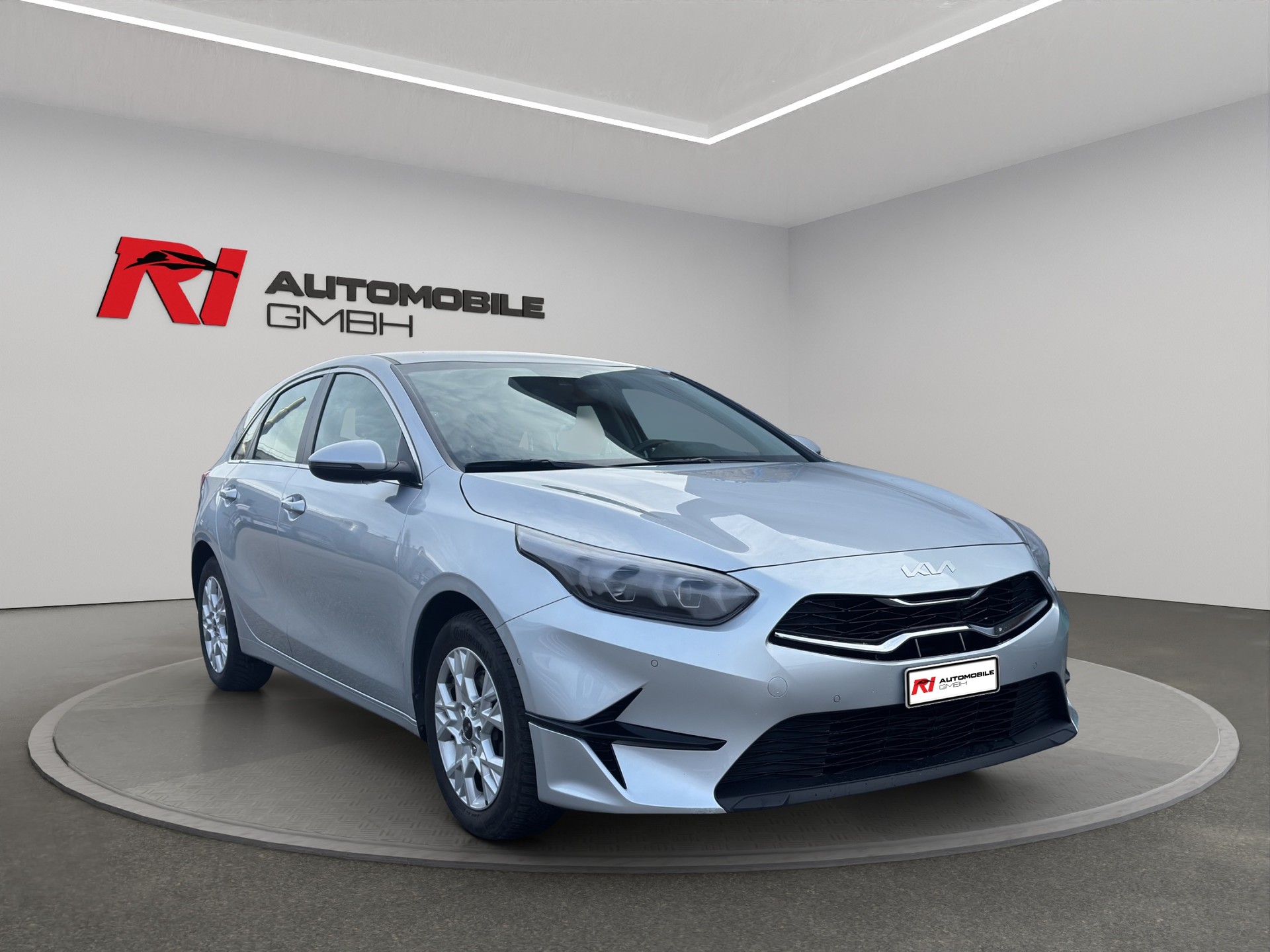 KIA Ceed 1.5 T-GDi MHEV GT Line DCT-showroom-element-2