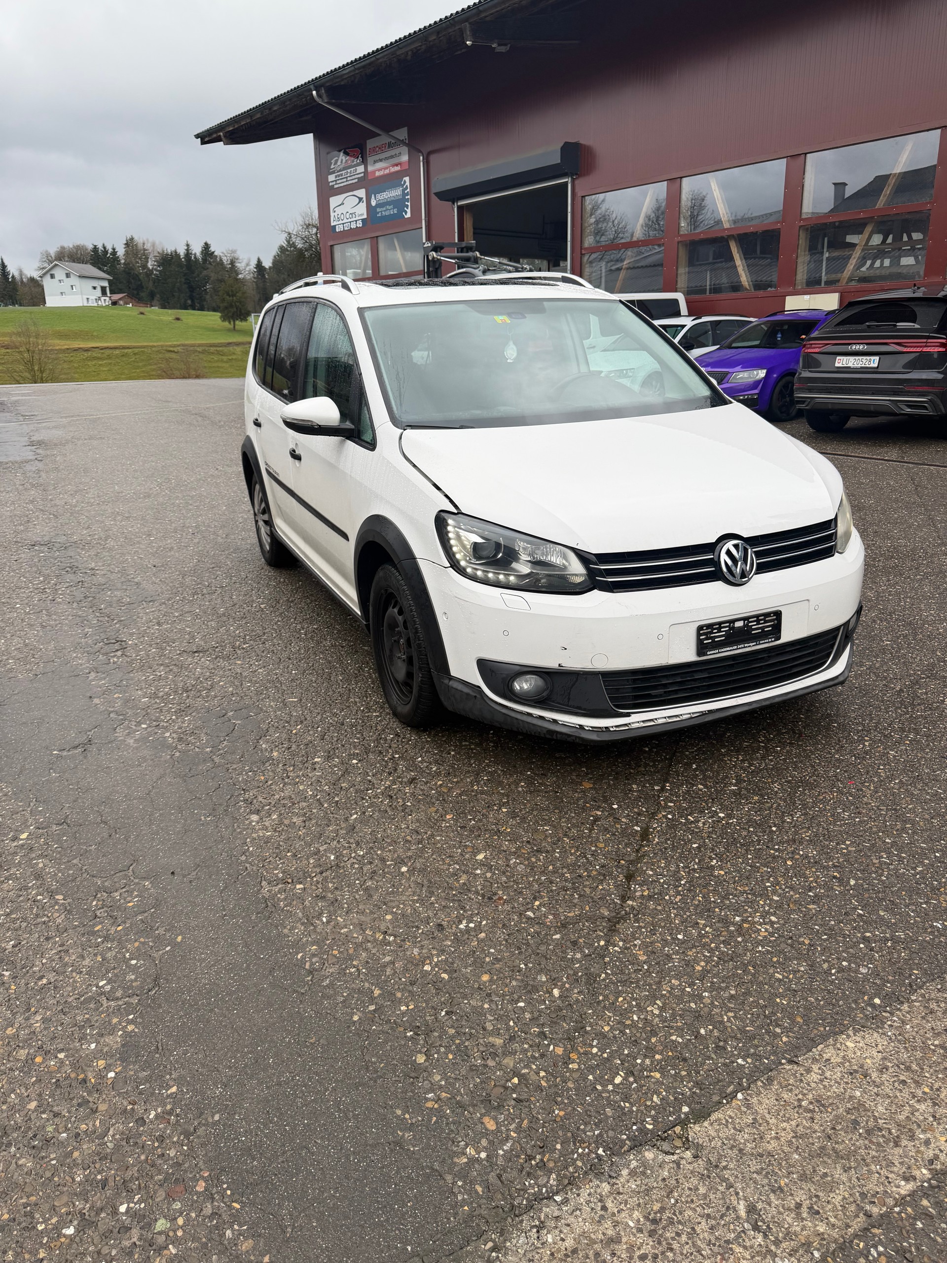 VW CrossTouran 1.4 TSI-image-1