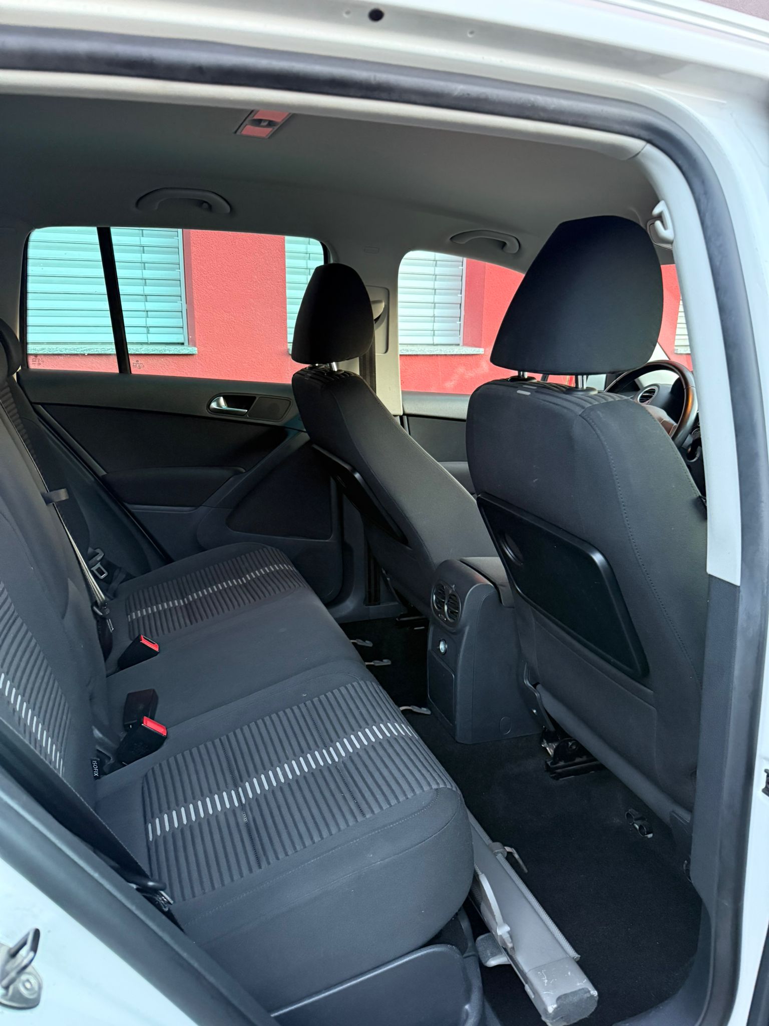 VW Tiguan 2.0 TDI Team DSG-image-8