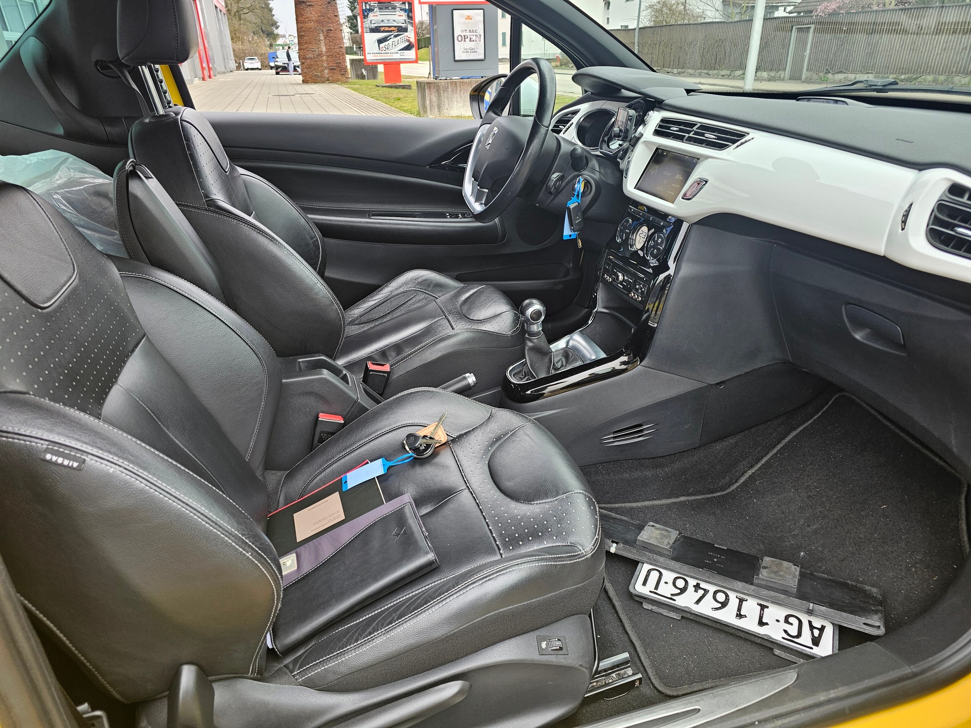 DS AUTOMOBILES DS3 1.6 VTi Faubourg Addict-image-9