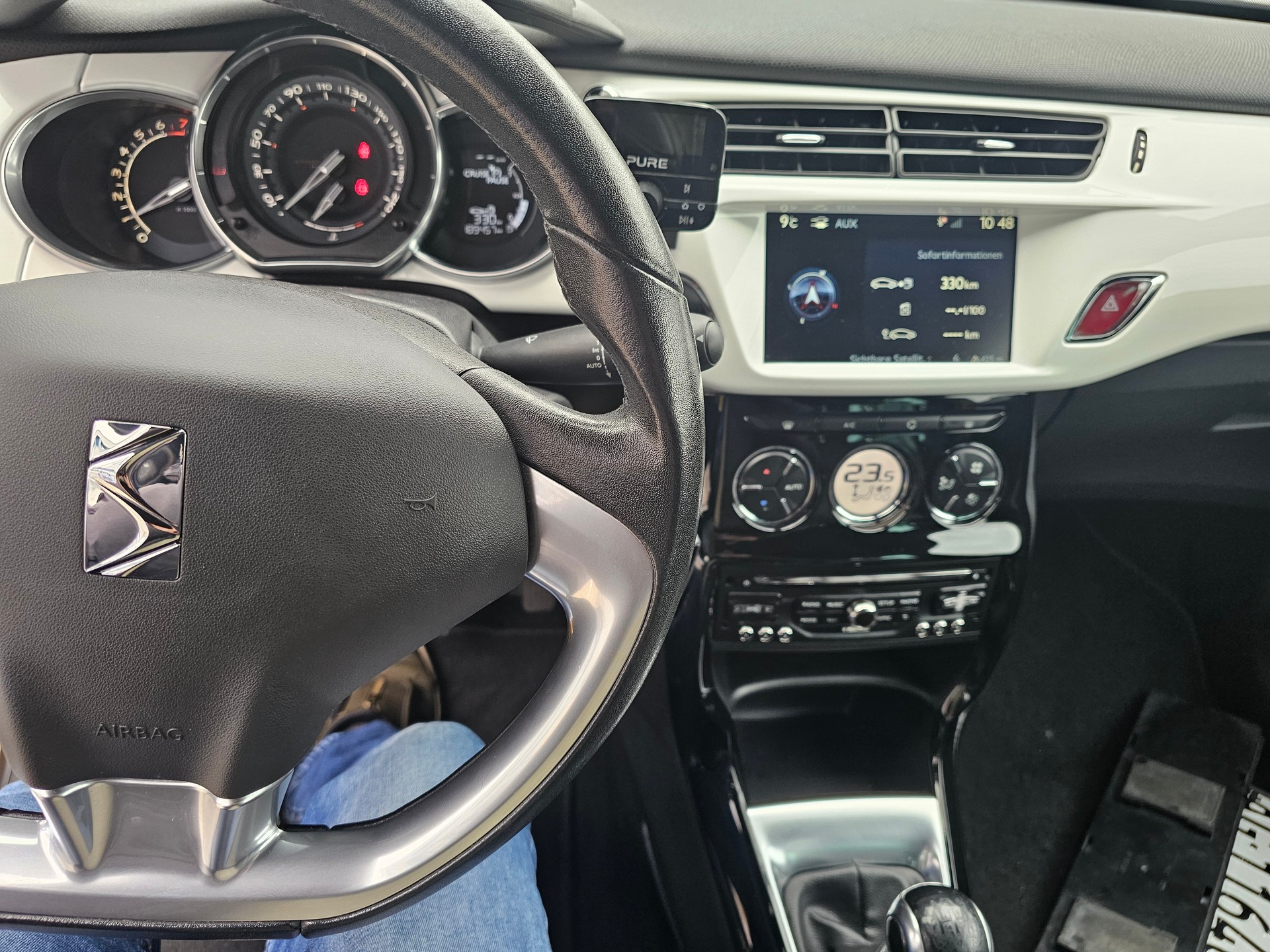 DS AUTOMOBILES DS3 1.6 VTi Faubourg Addict-image-11