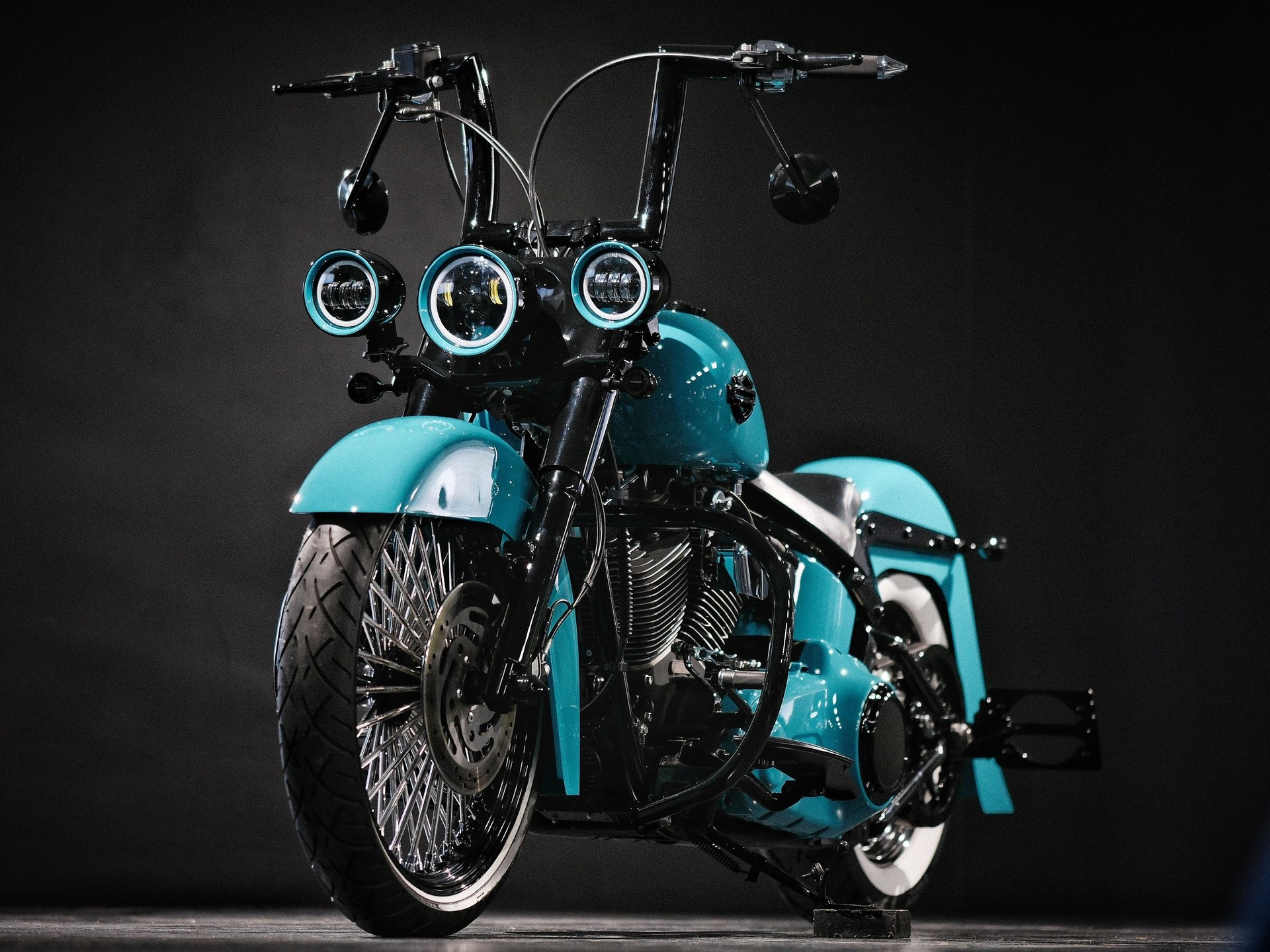 HARLEY-DAVIDSON FLSTN Softail Deluxe ABS-image-4