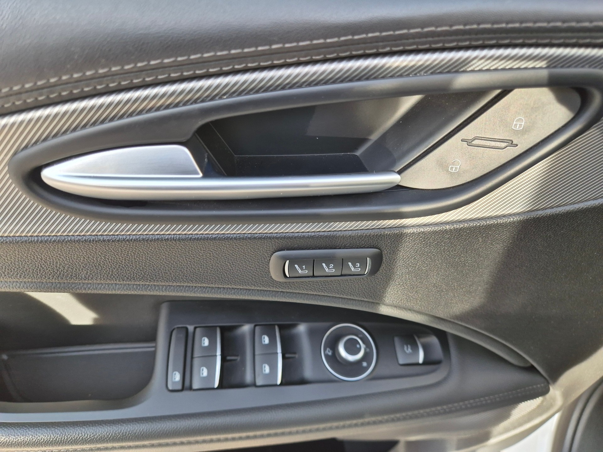 ALFA ROMEO Stelvio 2.0 Sport Q4 Automatic-image-8