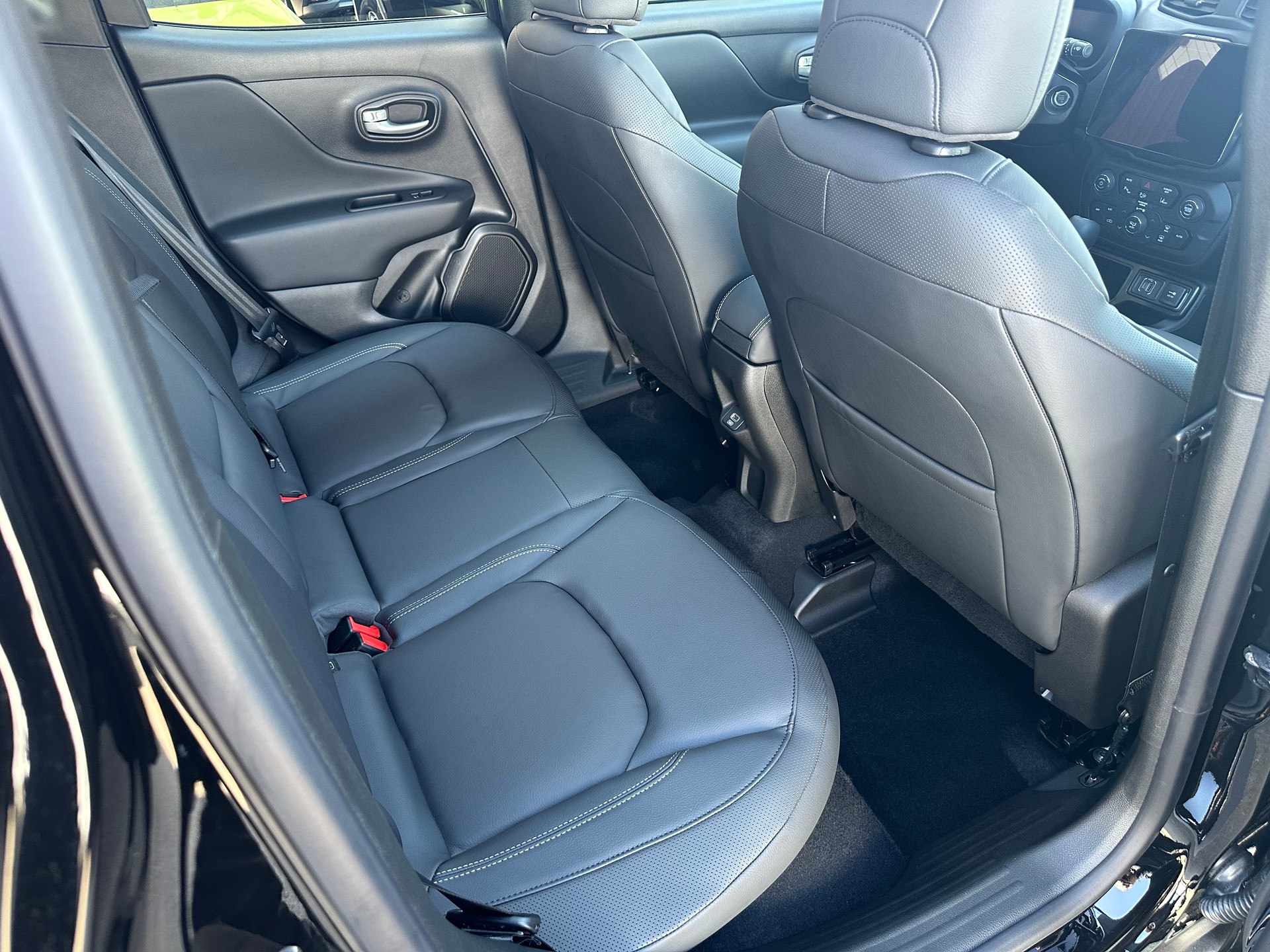 JEEP Renegade 1.5 MHEV Summit Sky-image-13