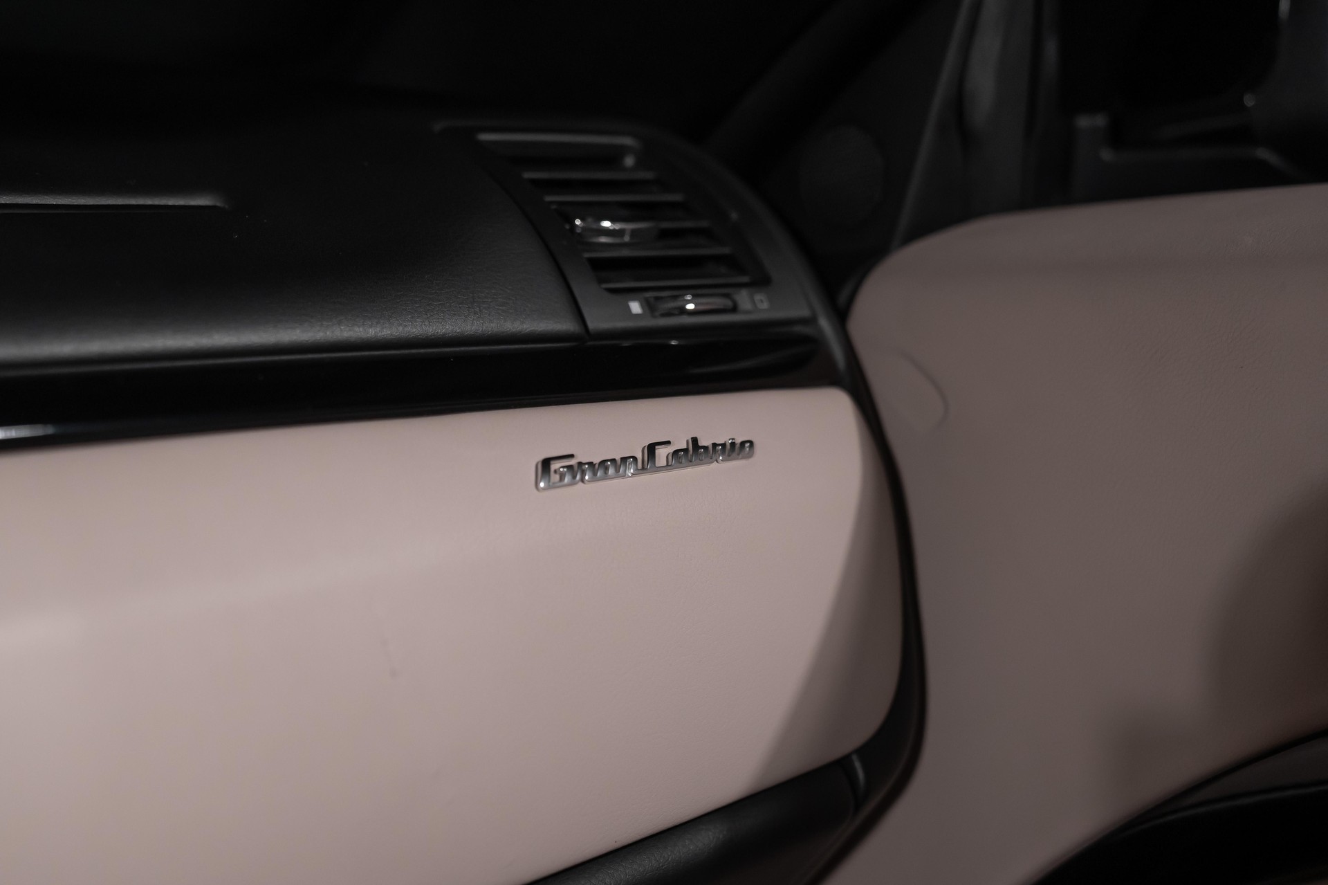 MASERATI Gran Cabrio 4.7 V8-image-29