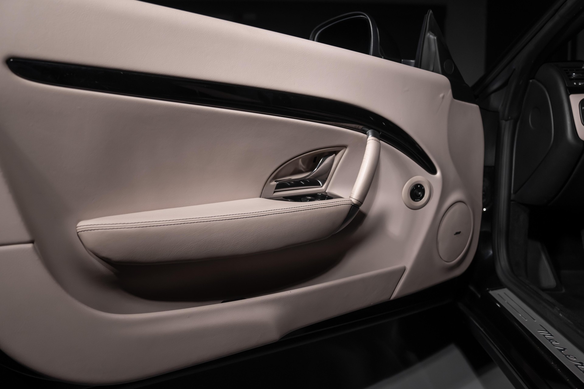 MASERATI Gran Cabrio 4.7 V8-image-17