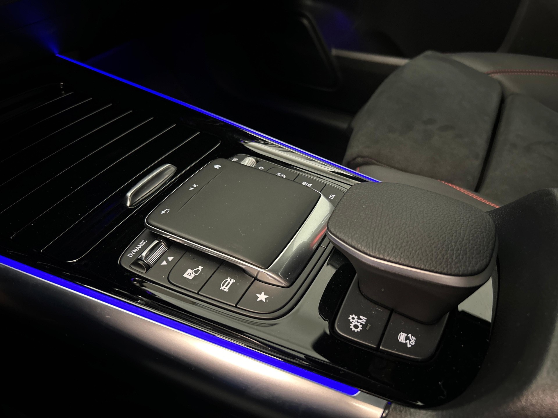 MERCEDES-BENZ GLA 35 AMG 4matic-image-14