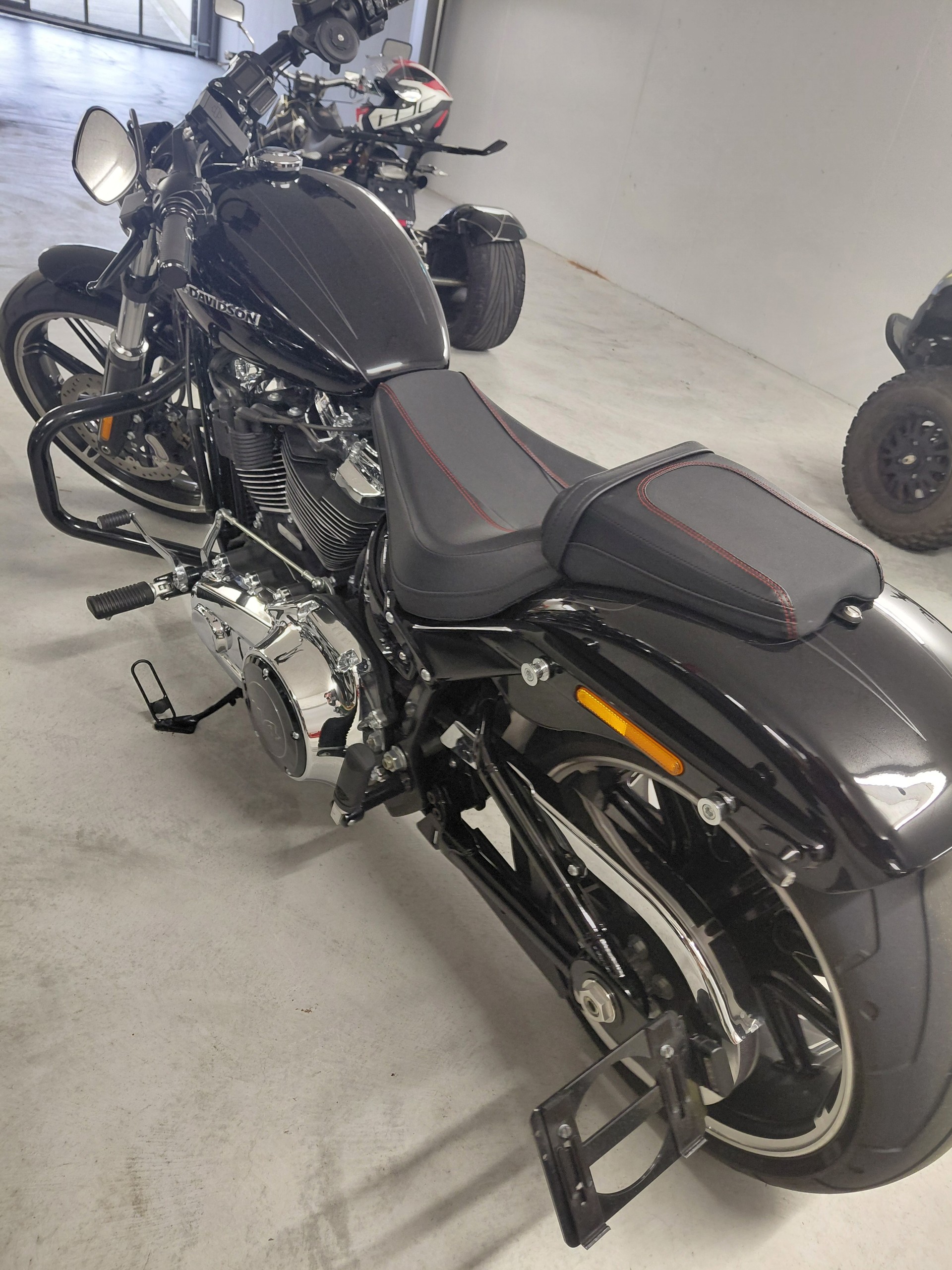 HARLEY-DAVIDSON FXBRS Breakout 114 ABS-image-2