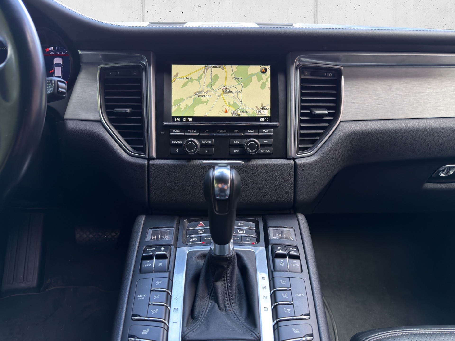 PORSCHE Macan Turbo PDK-image-15