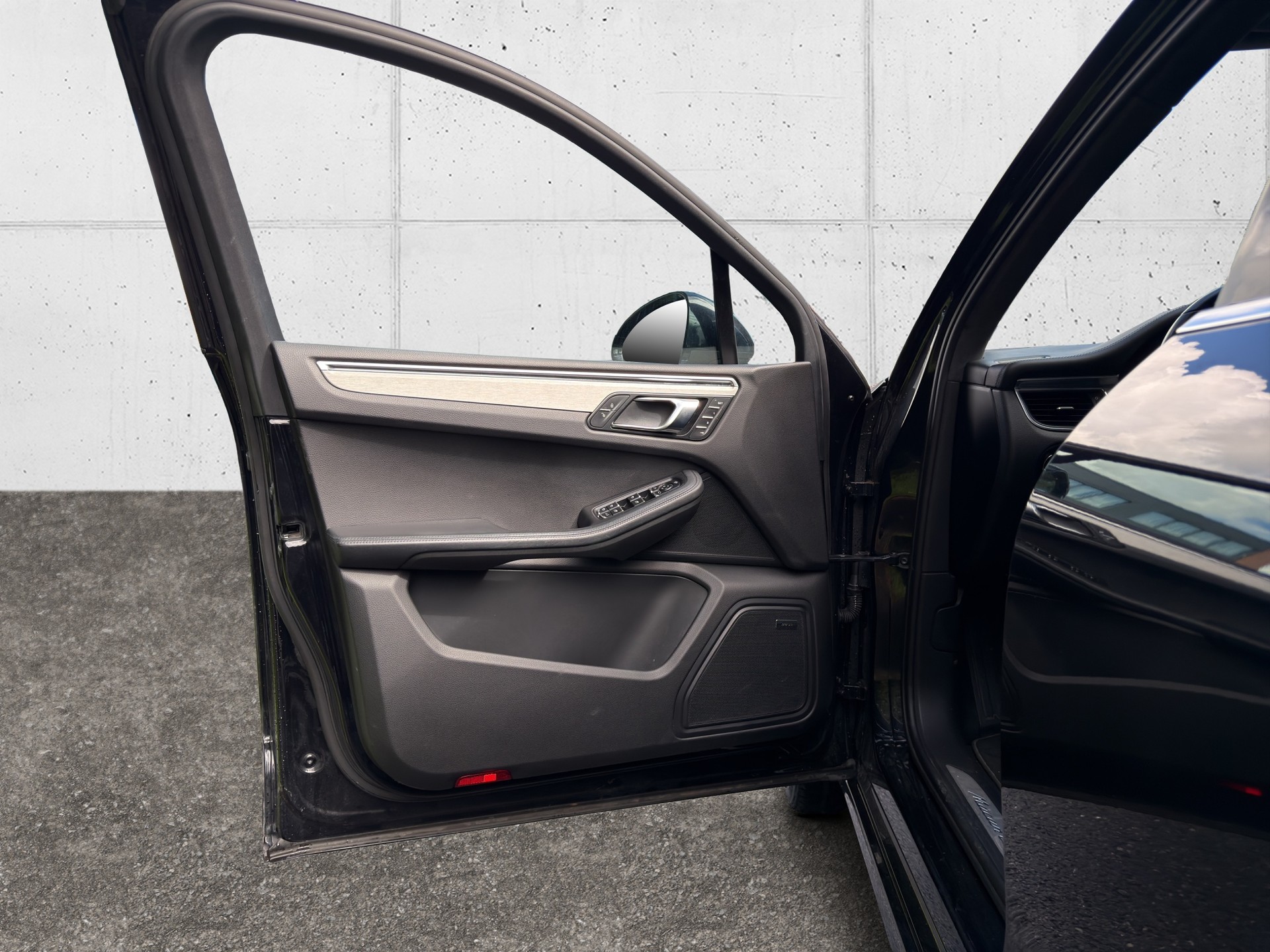 PORSCHE Macan Turbo PDK-image-21