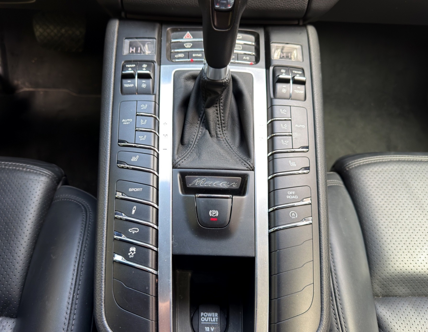 PORSCHE Macan Turbo PDK-image-17