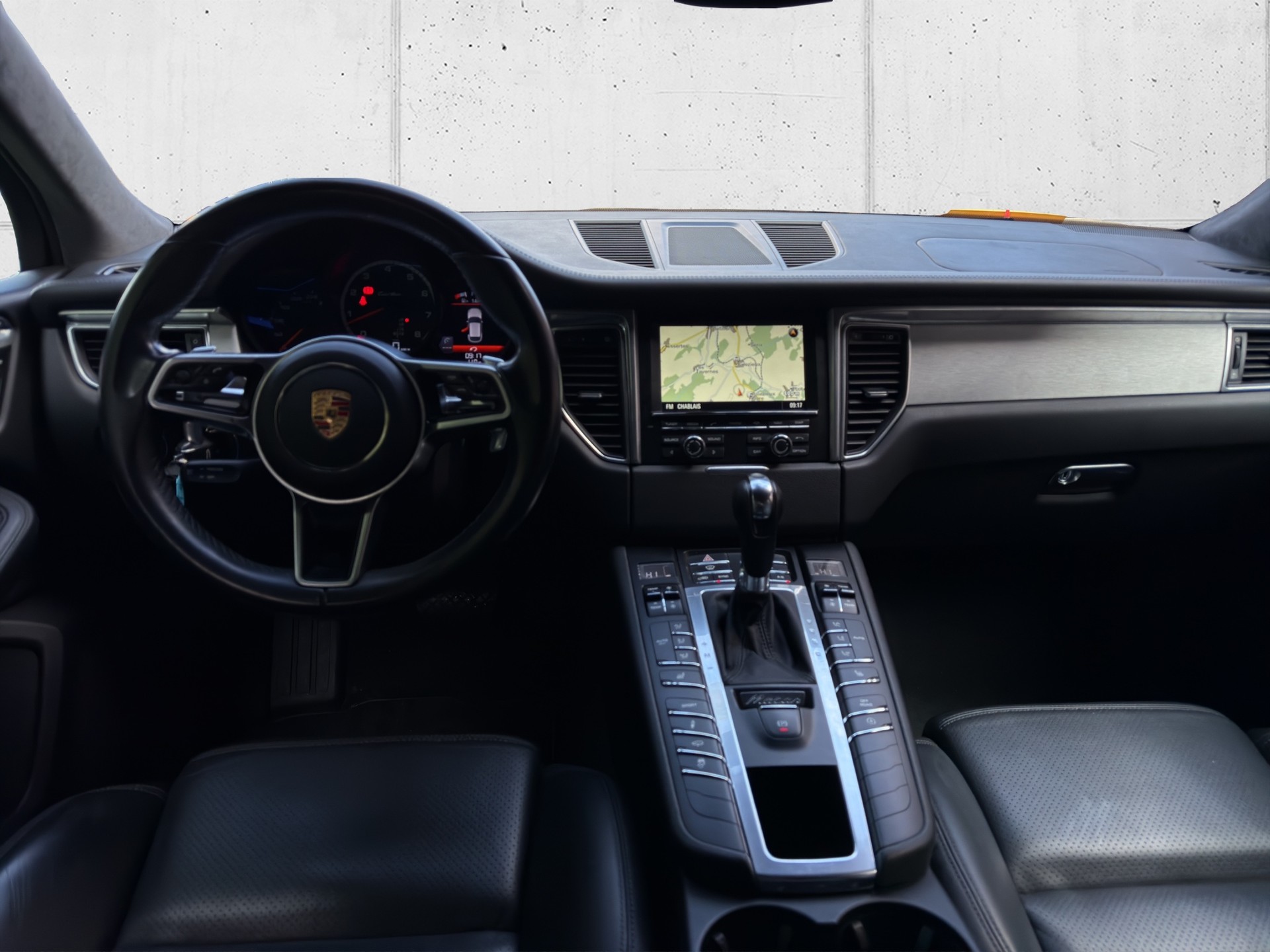 PORSCHE Macan Turbo PDK-image-10
