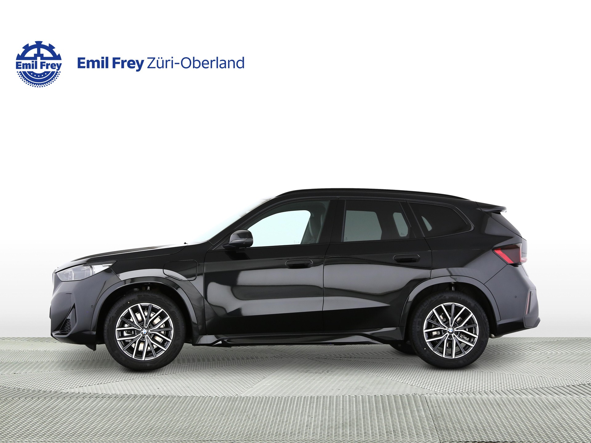 BMW X1 25e xDrive-showroom-element-1
