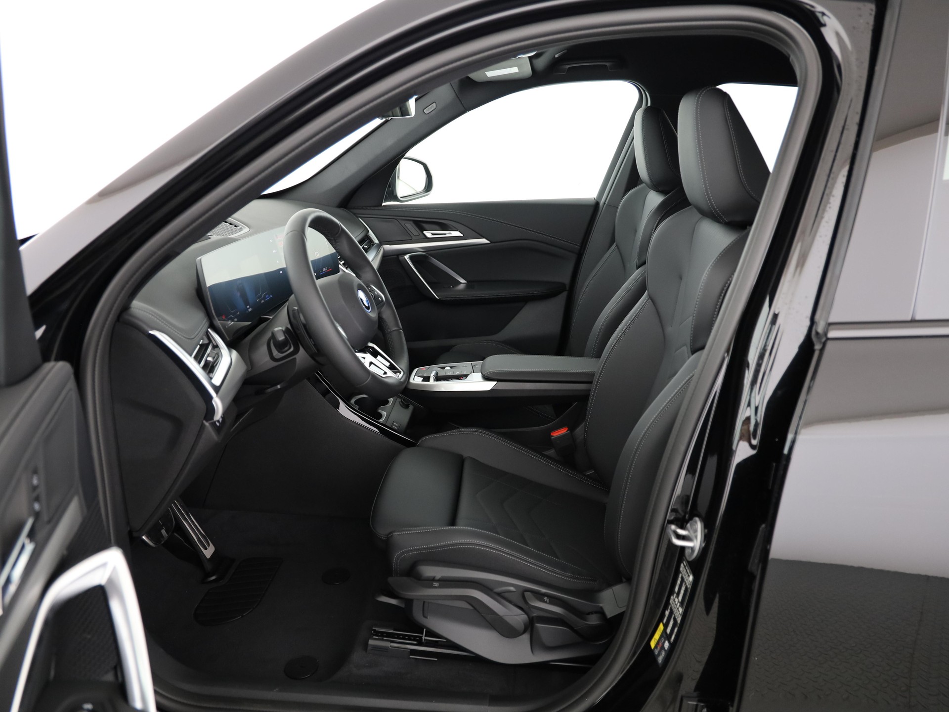 BMW X1 25e xDrive-showroom-element-3