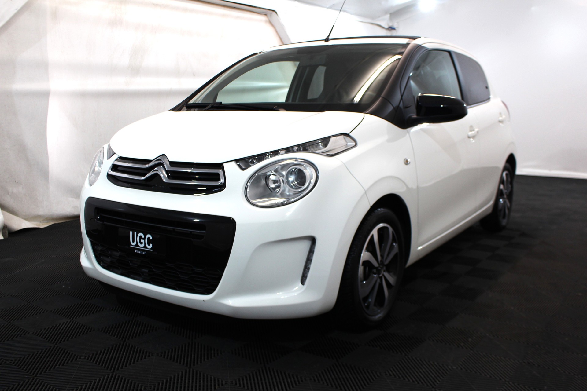 CITROEN C1 1.2 PureTech Shine Airscape-showroom-element-2